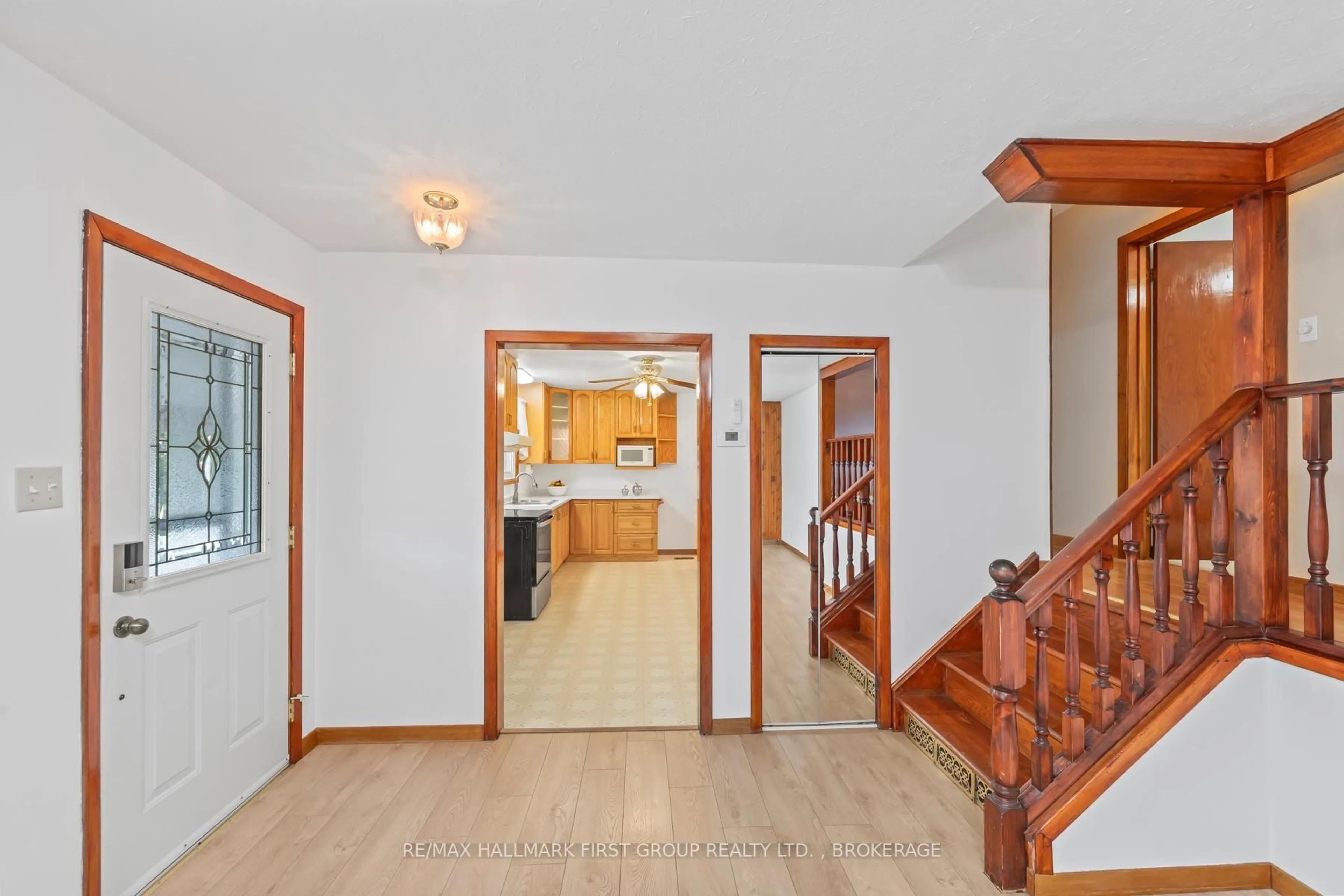 Indoor foyer for 73 Water St, Napanee Ontario K7R 1V6