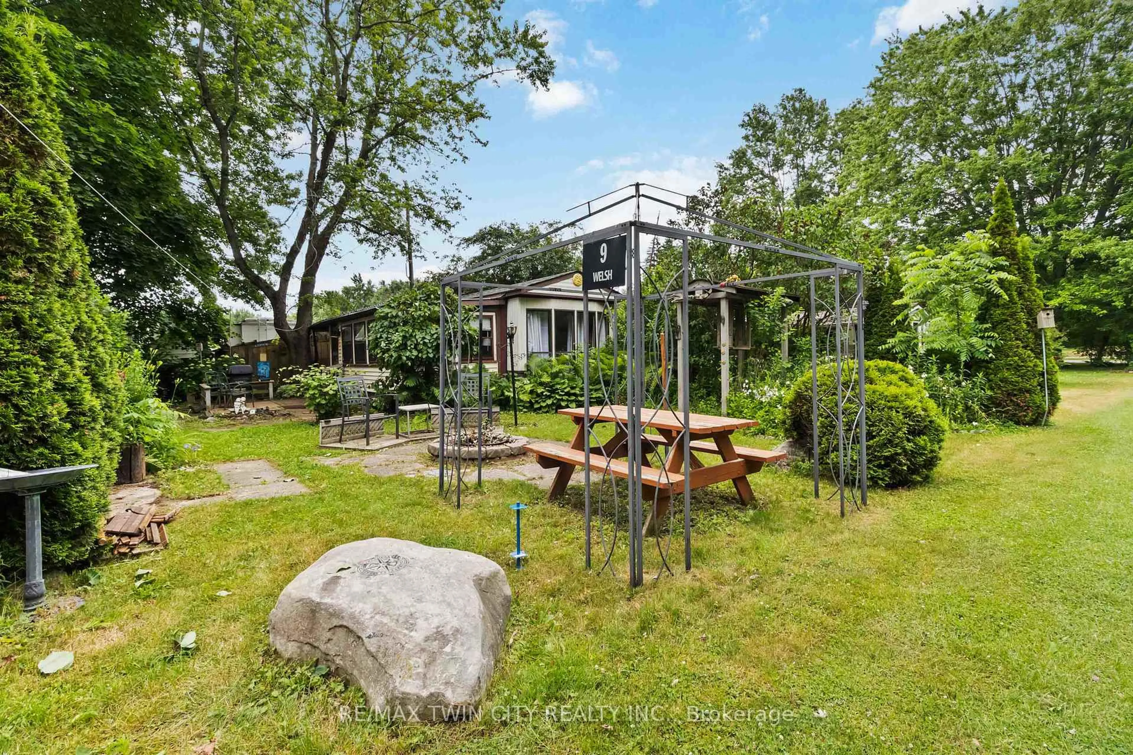 Patio, unknown for 137 Sixth Concession Rd #Lot 9, Brant Ontario N0E 1A0