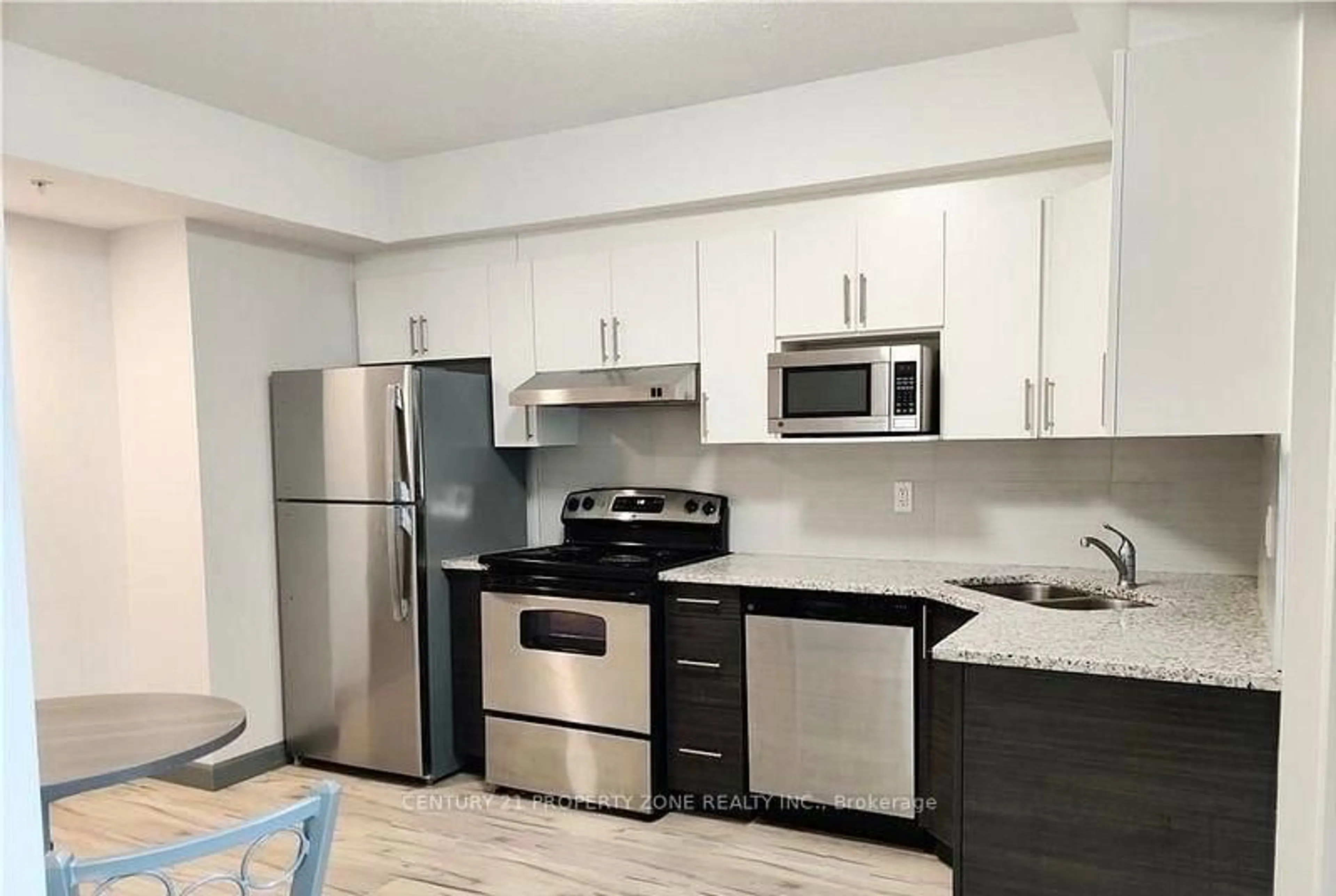 Standard kitchen, unknown for 258B B Sunview St, Waterloo Ontario N2L 0H7