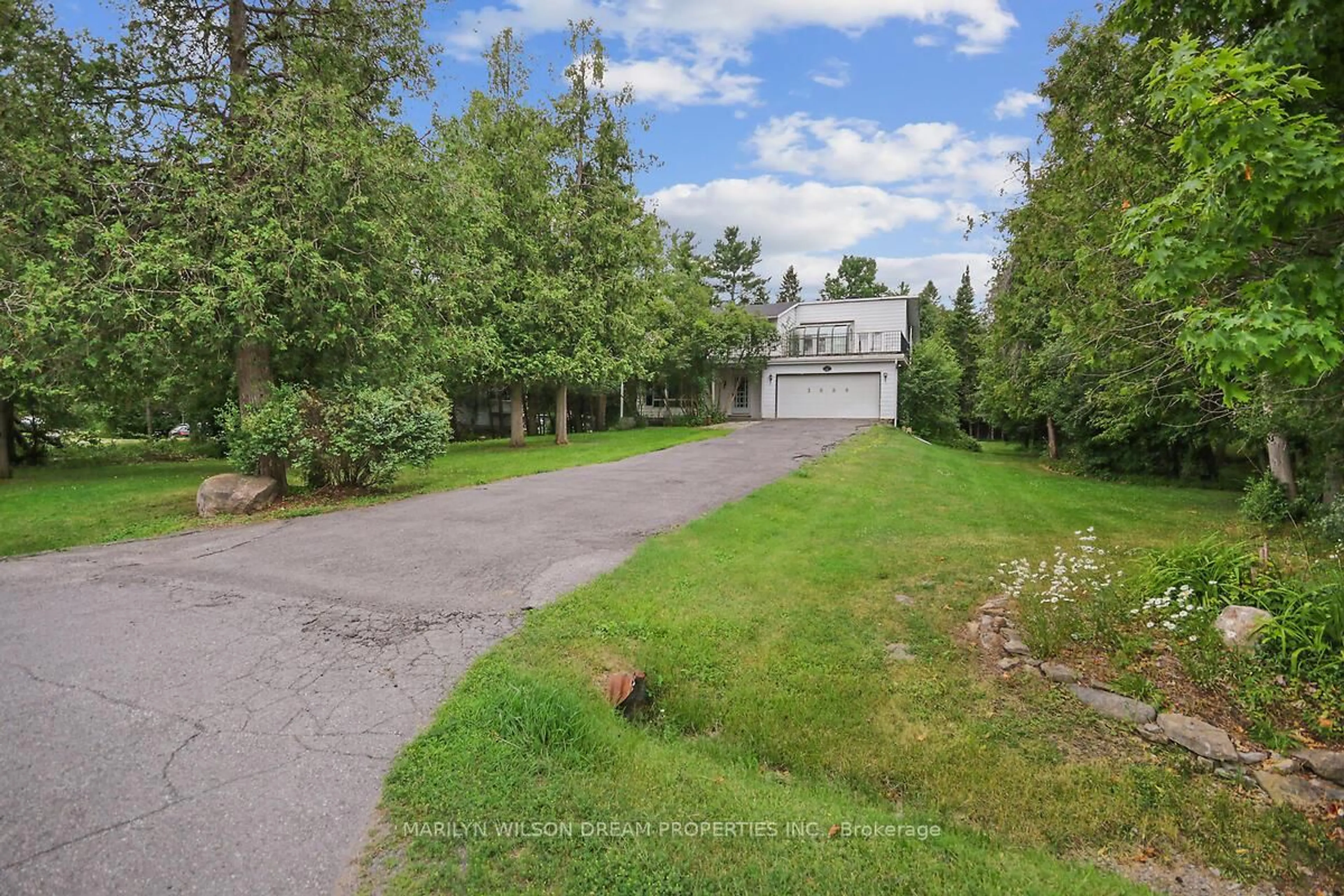 A pic from outside/outdoor area/front of a property/back of a property/a pic from drone, unknown for 3089 Barlow Cres, Ottawa Ontario K0A 1T0