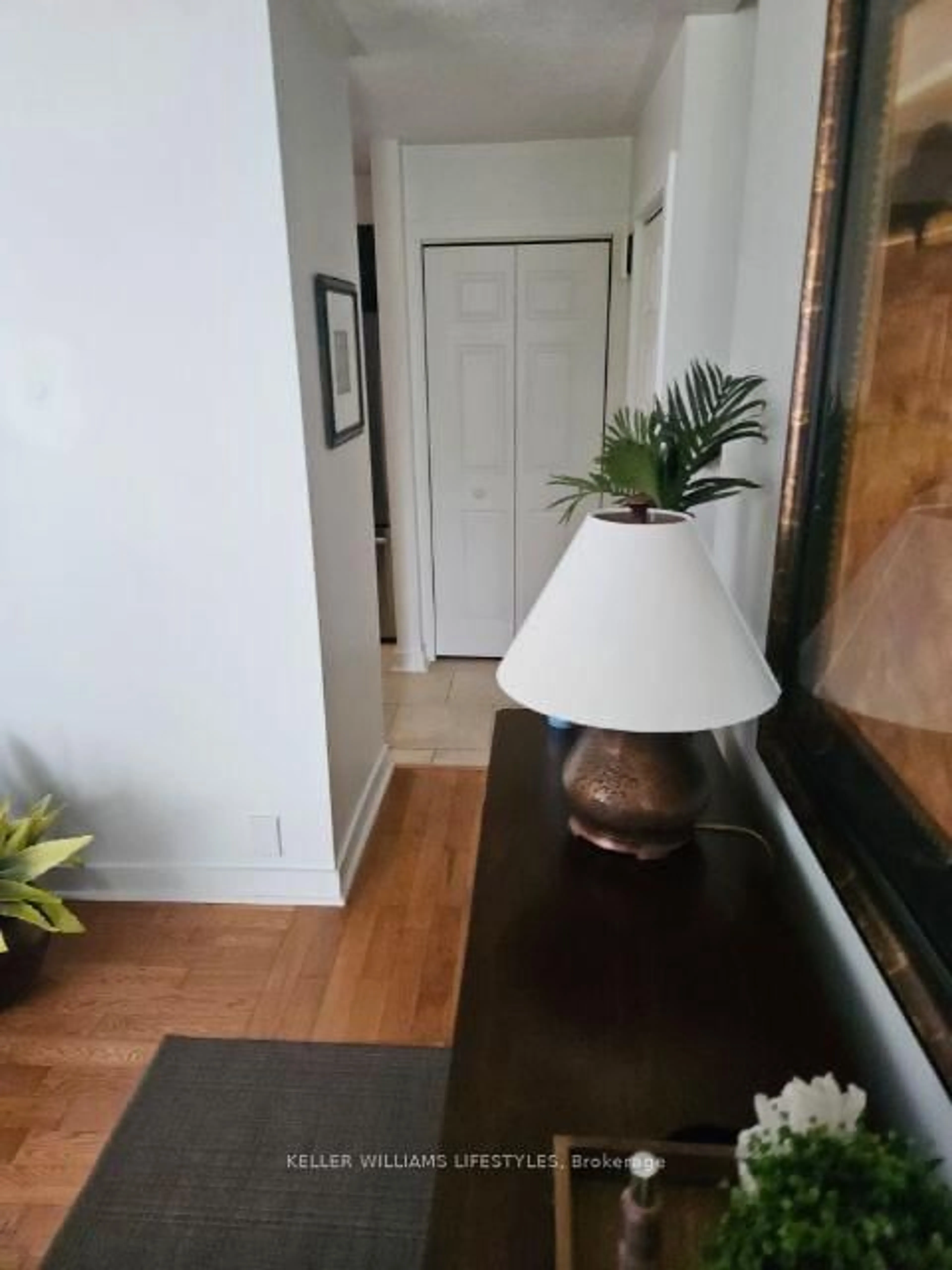 Indoor entryway for 51 Main St, Bluewater Ontario N0M 1G0