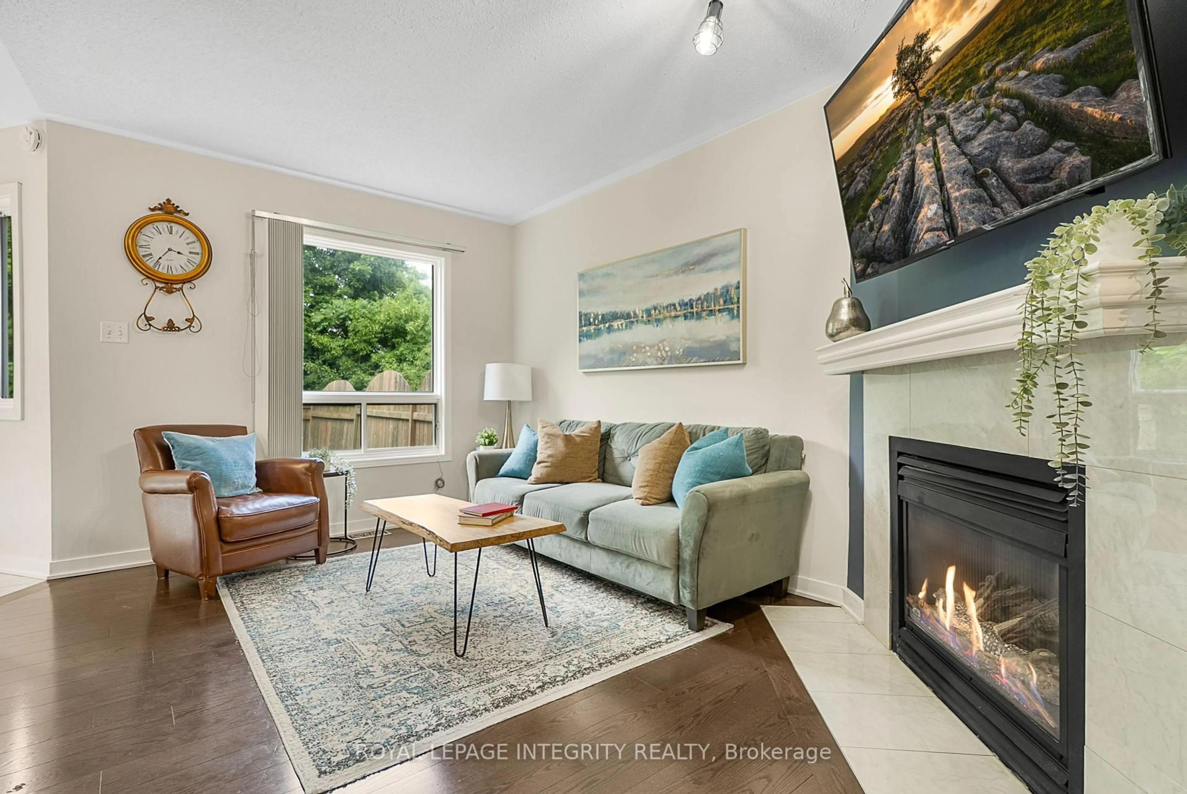 Living room with furniture, unknown for 82 Blackdome Cres, Ottawa Ontario K2T 1B1