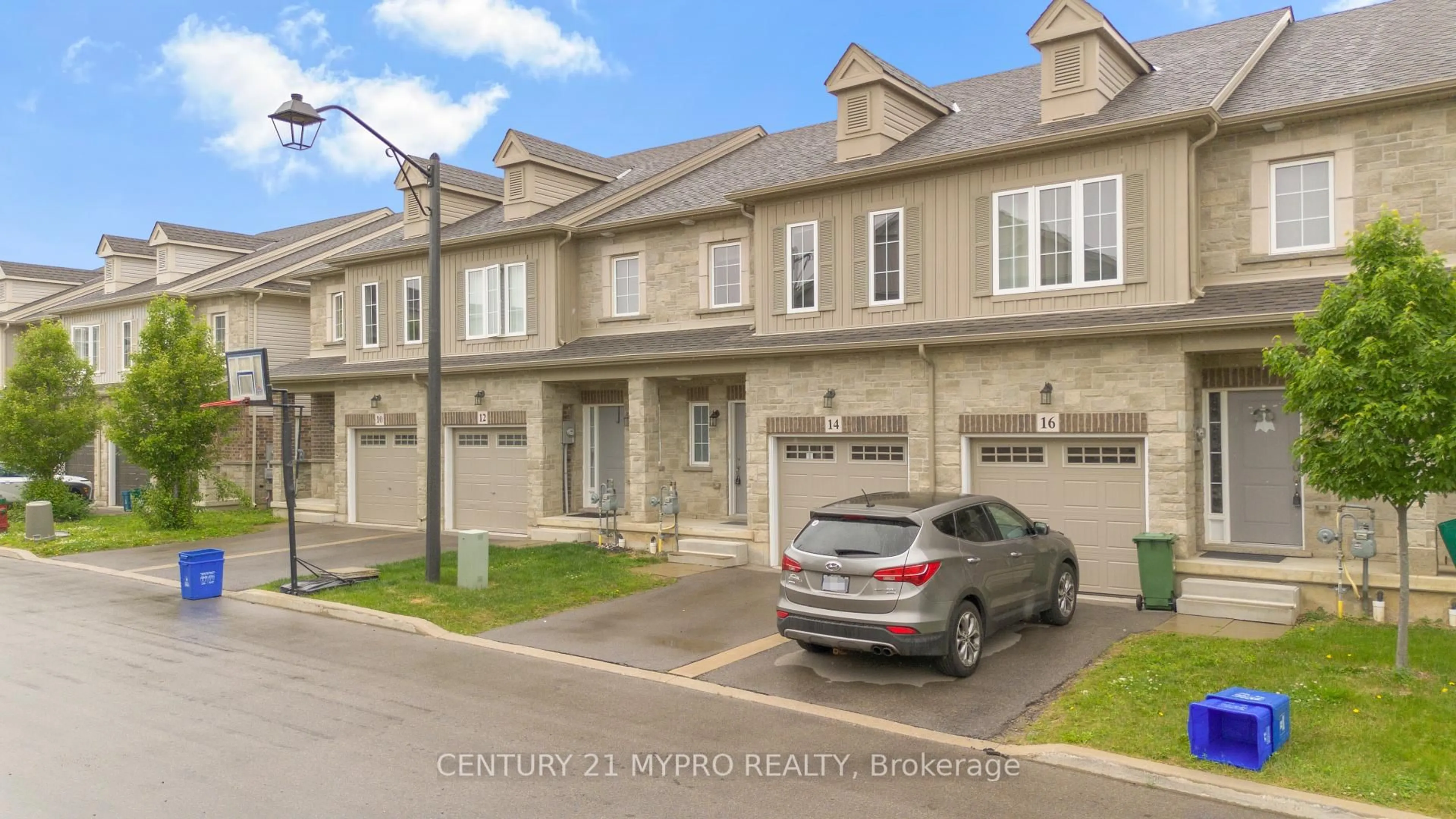 A pic from outside/outdoor area/front of a property/back of a property/a pic from drone, street for 14 Dayman Dr, Hamilton Ontario L9K 0J9