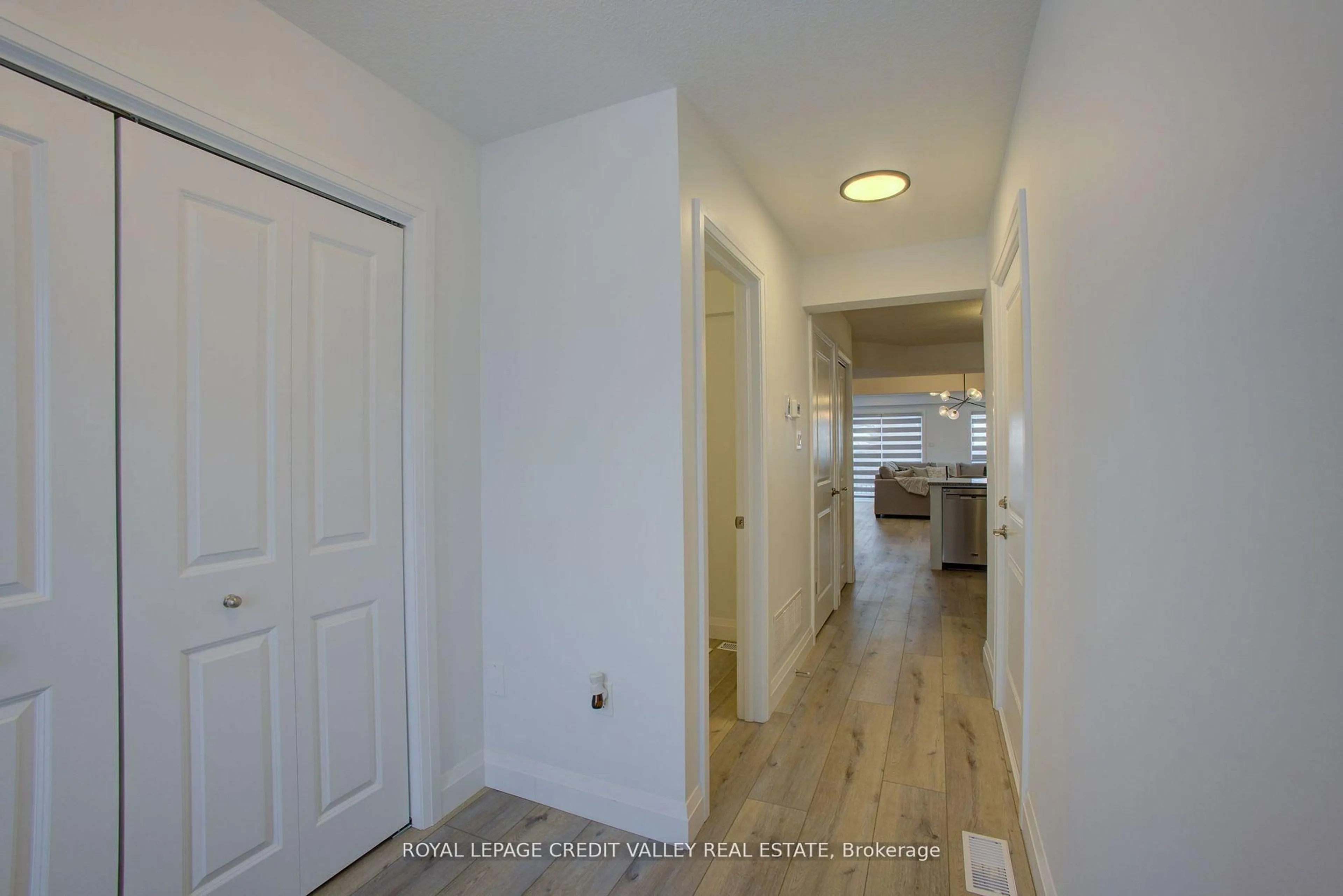 Indoor entryway for 111 Stephenson Way, Minto Ontario N0G 2P0