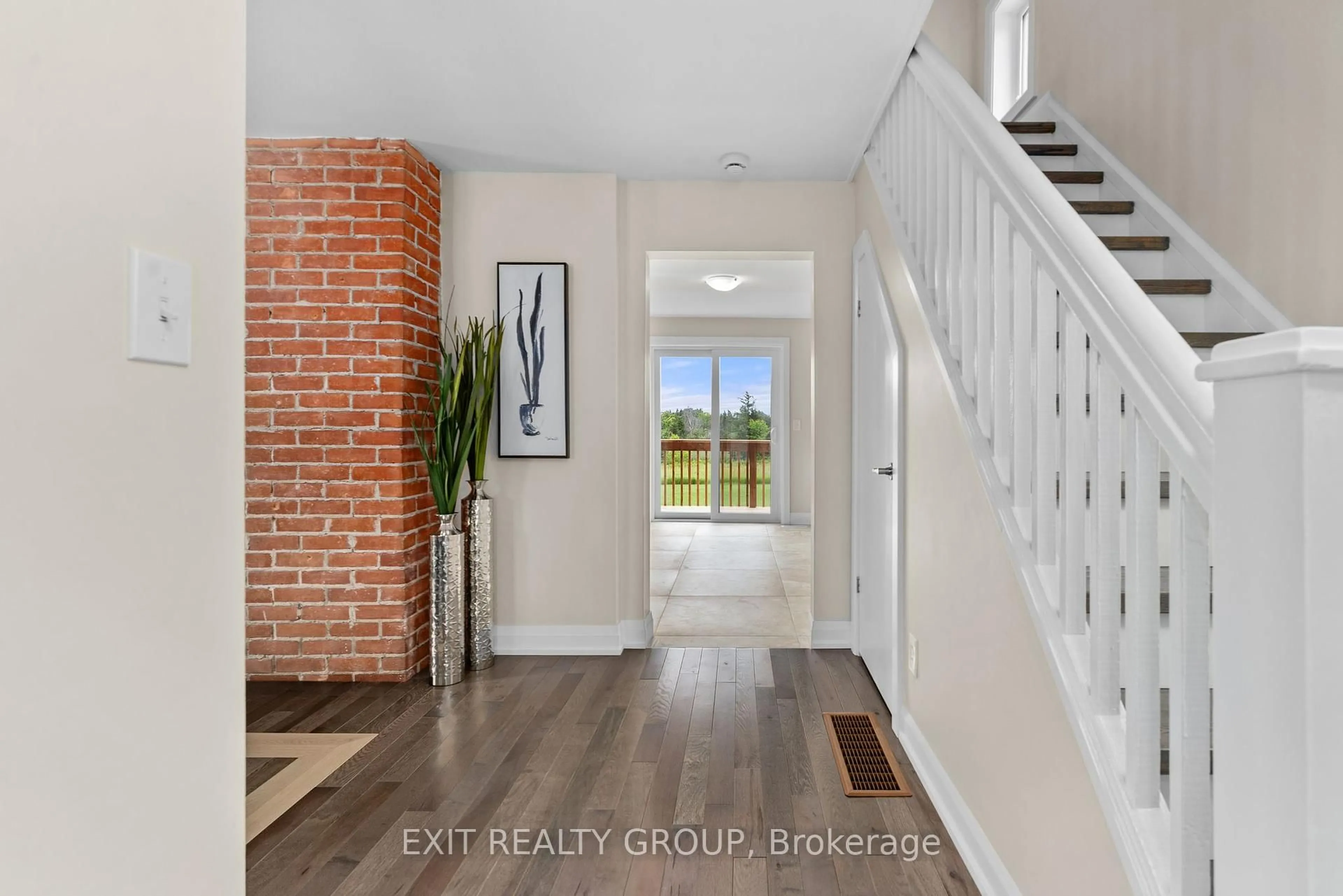 Indoor entryway for 4720 Old Hwy 2, Belleville Ontario K8N 4Z4