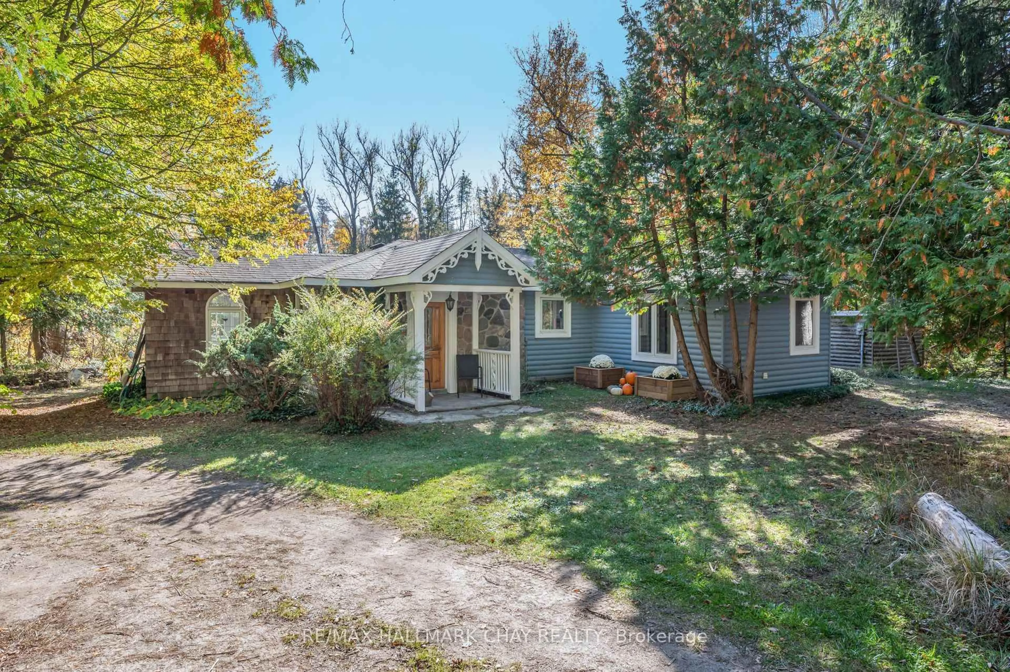 A pic from outside/outdoor area/front of a property/back of a property/a pic from drone, street for 667156 20 Sdrd, Mulmur Ontario L9V 2T2