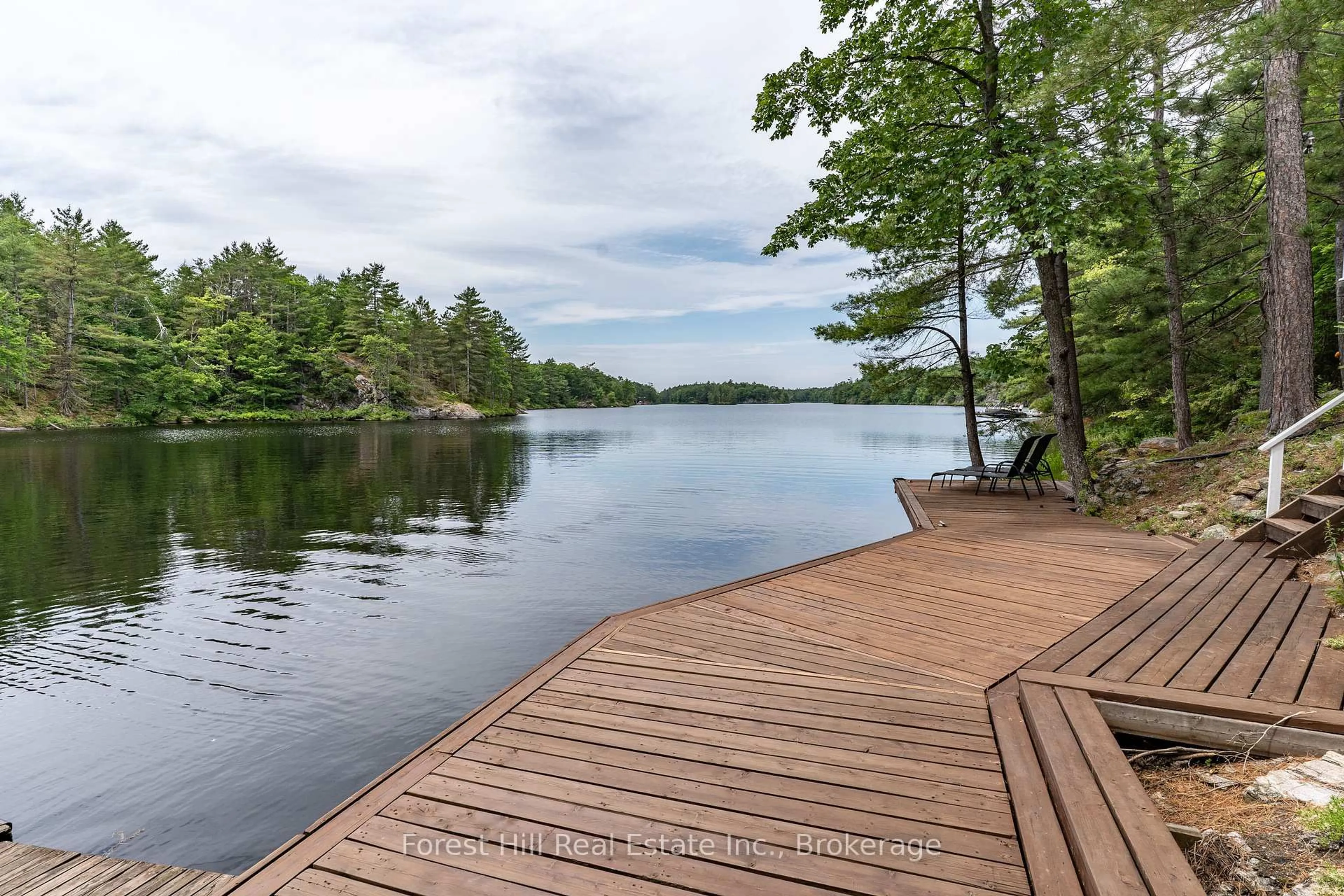 Patio, water/lake/river/ocean view for 1200 Pine Lake, Gravenhurst Ontario P1P 1R2