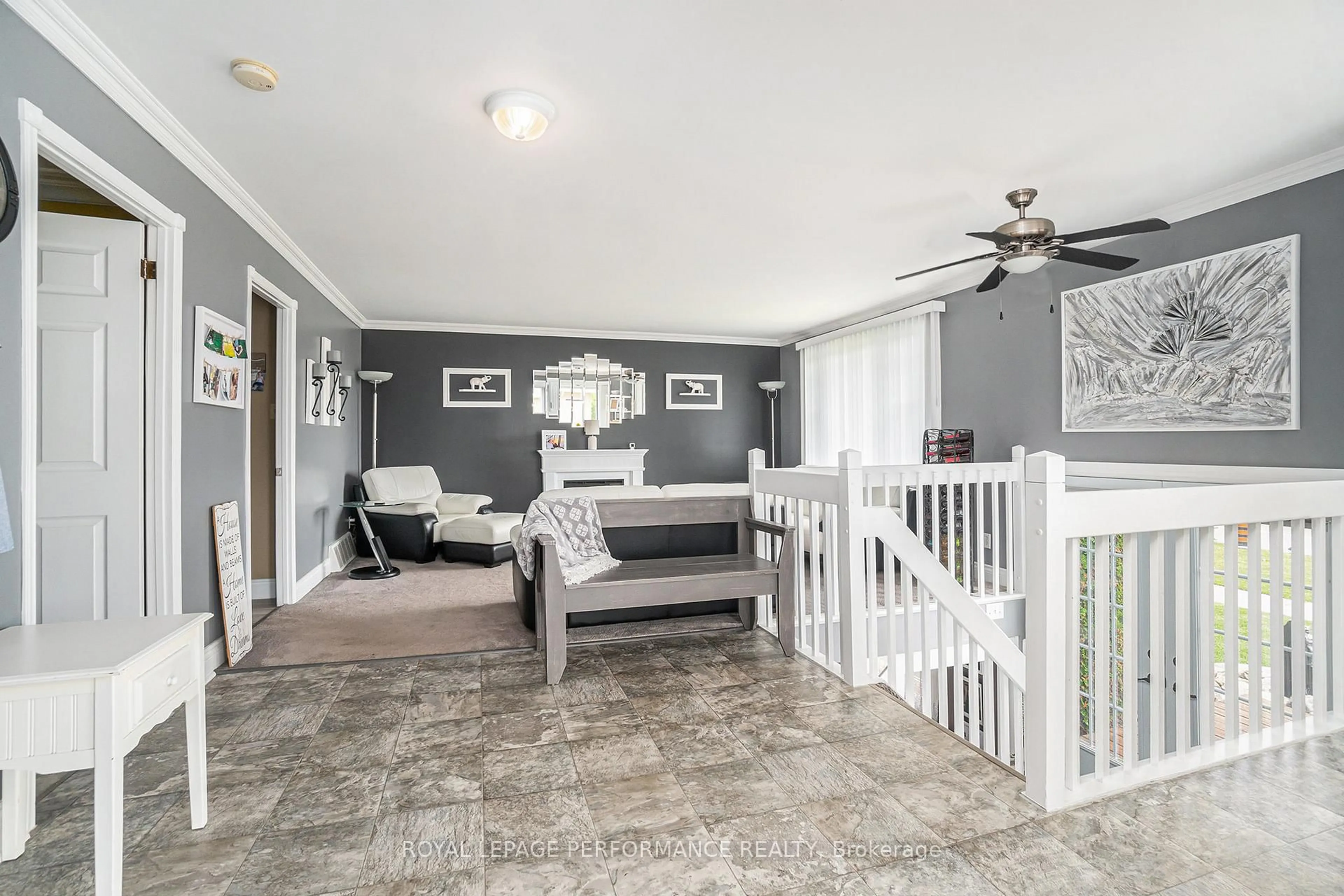 Indoor entryway for 1812 Brookdale Ave, Cornwall Ontario K6J 5S1