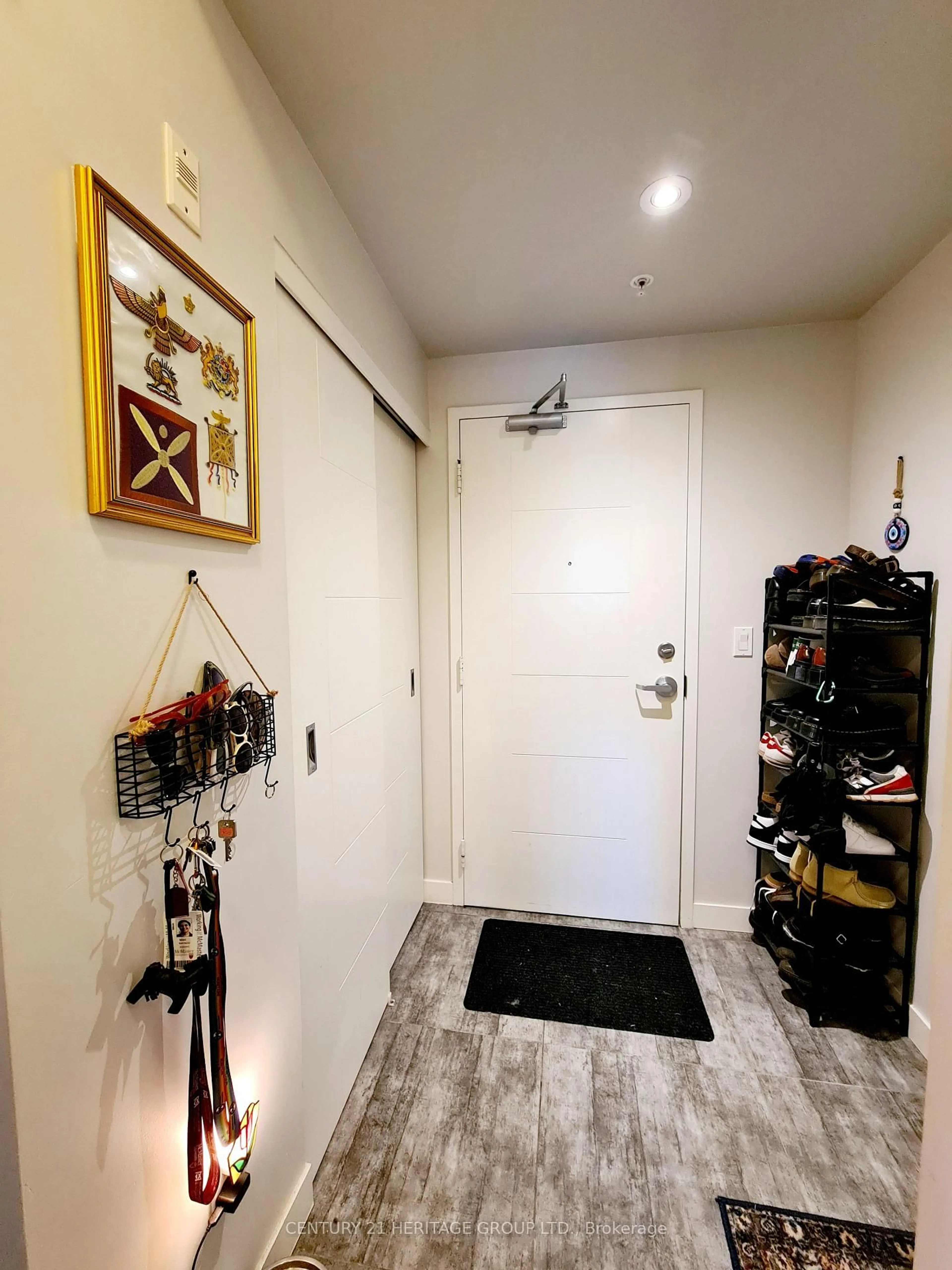Indoor entryway for 62 Balsam St #B306, Waterloo Ontario N2L 3H2