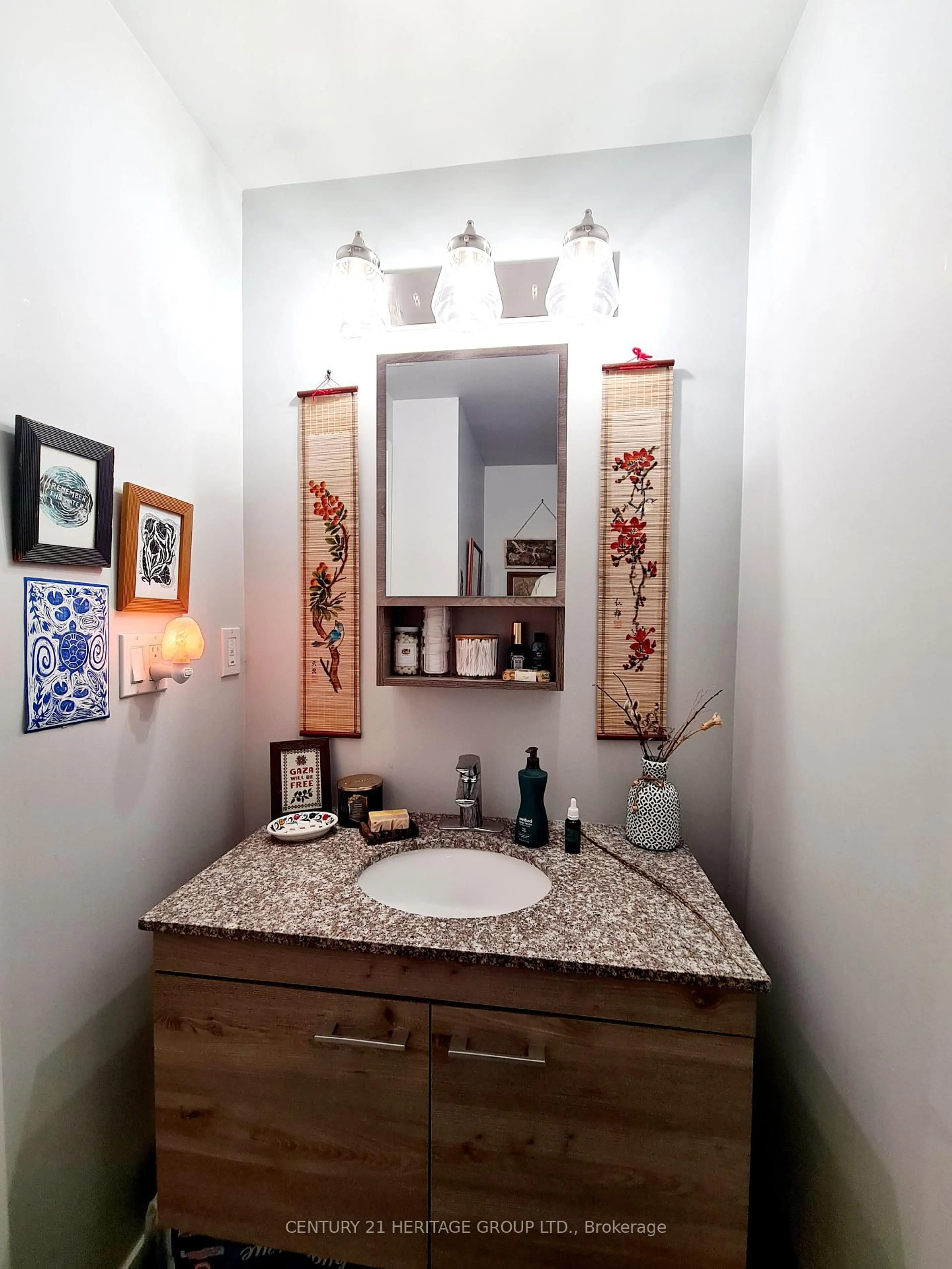 Contemporary bathroom, ceramic/tile floor for 62 Balsam St #B306, Waterloo Ontario N2L 3H2