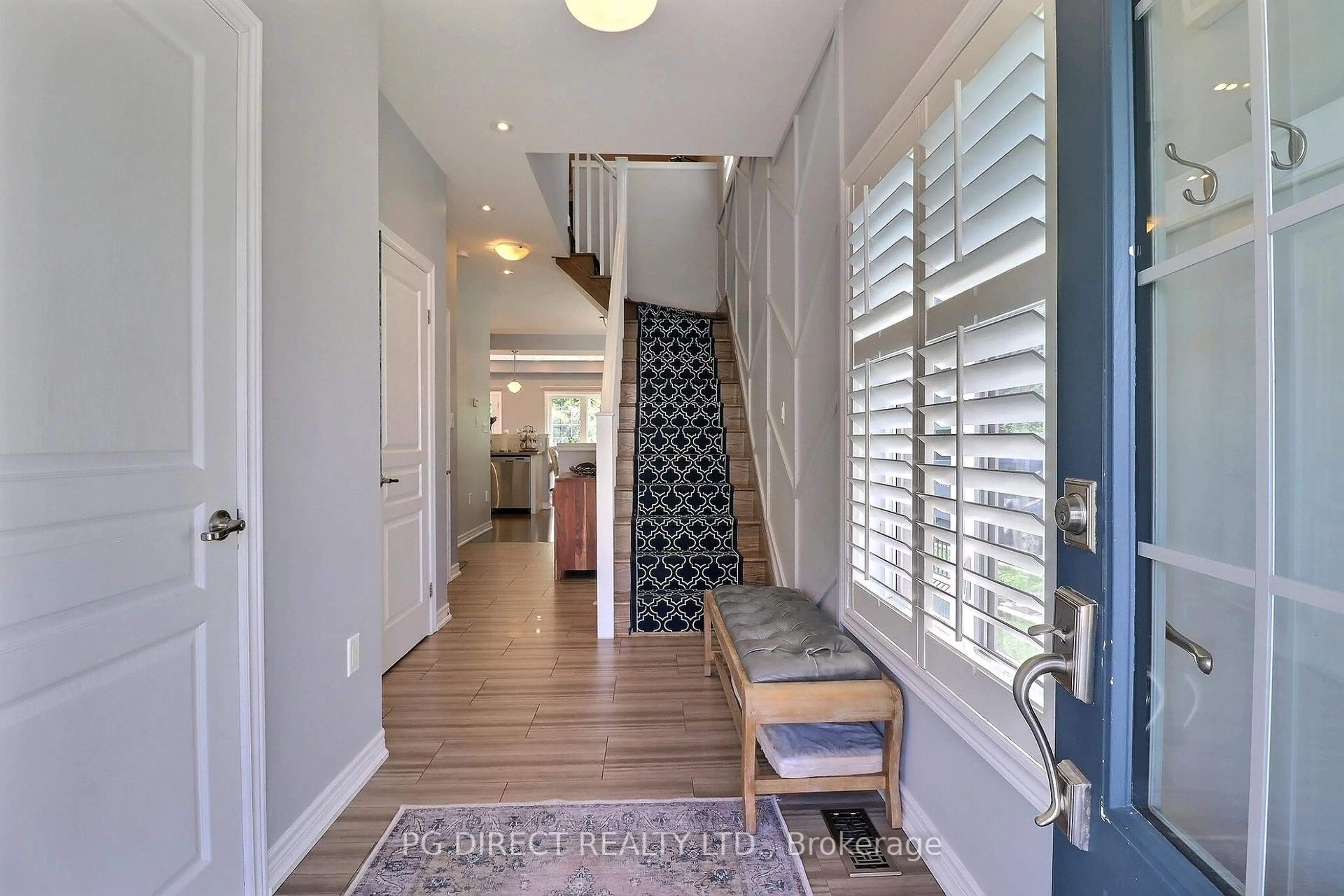 Indoor entryway for 45 Royal Winter Dr #9, Hamilton Ontario L0R 1C0