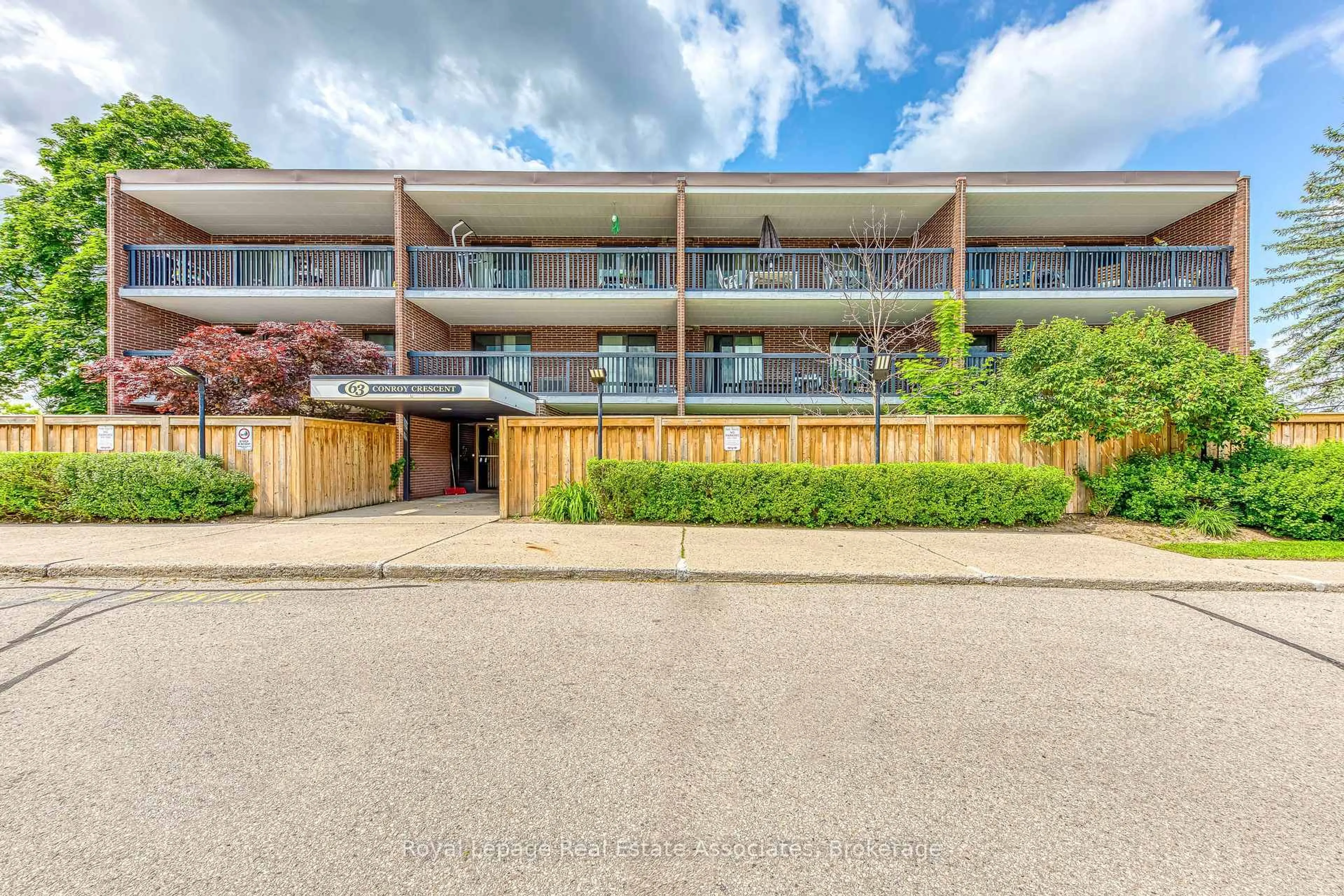 Patio, building for 63 Conroy Cres #58, Guelph Ontario N1G 2V5
