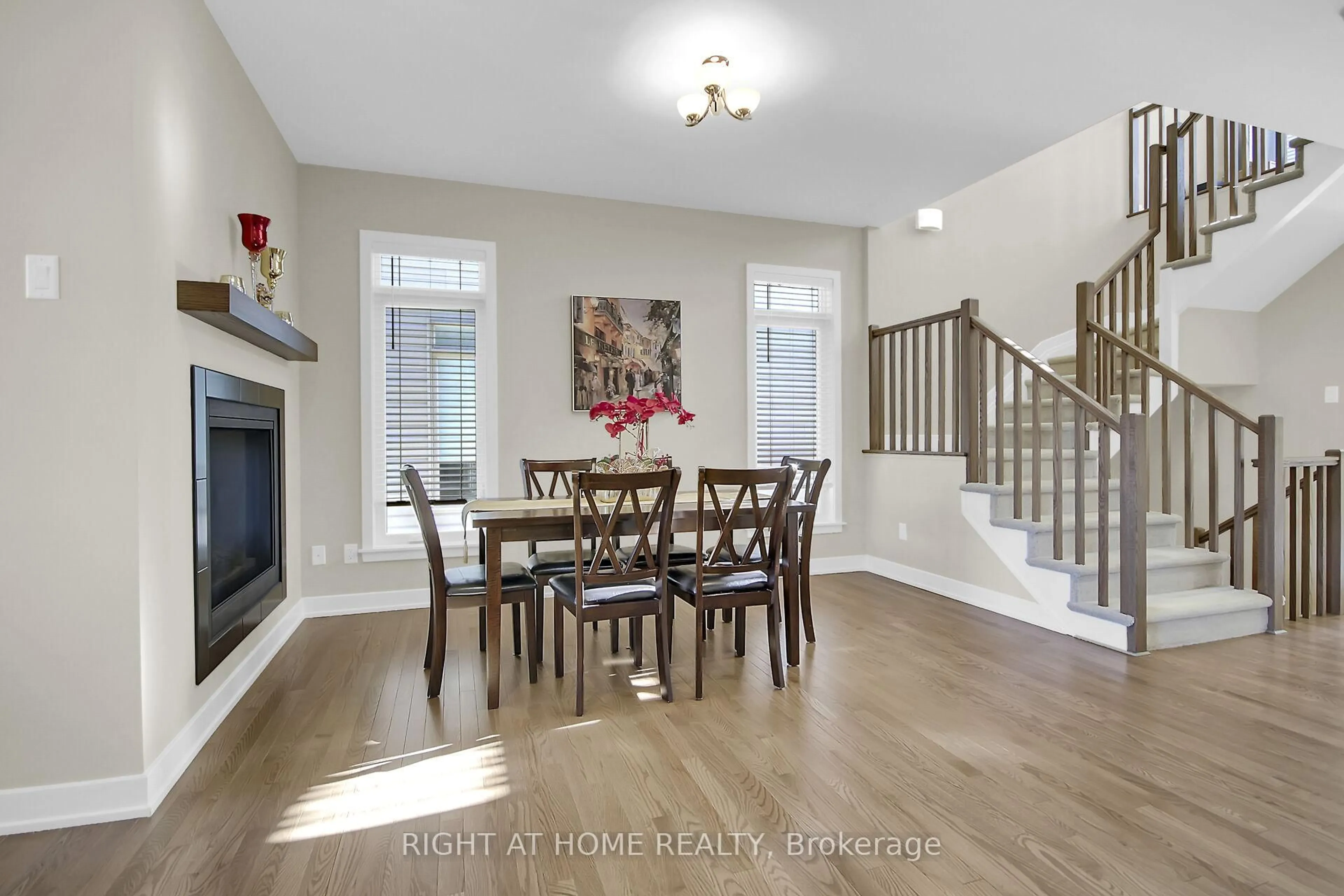 Dining room, wood/laminate floor for 935 Embankment St, Ottawa Ontario K2S 2P7