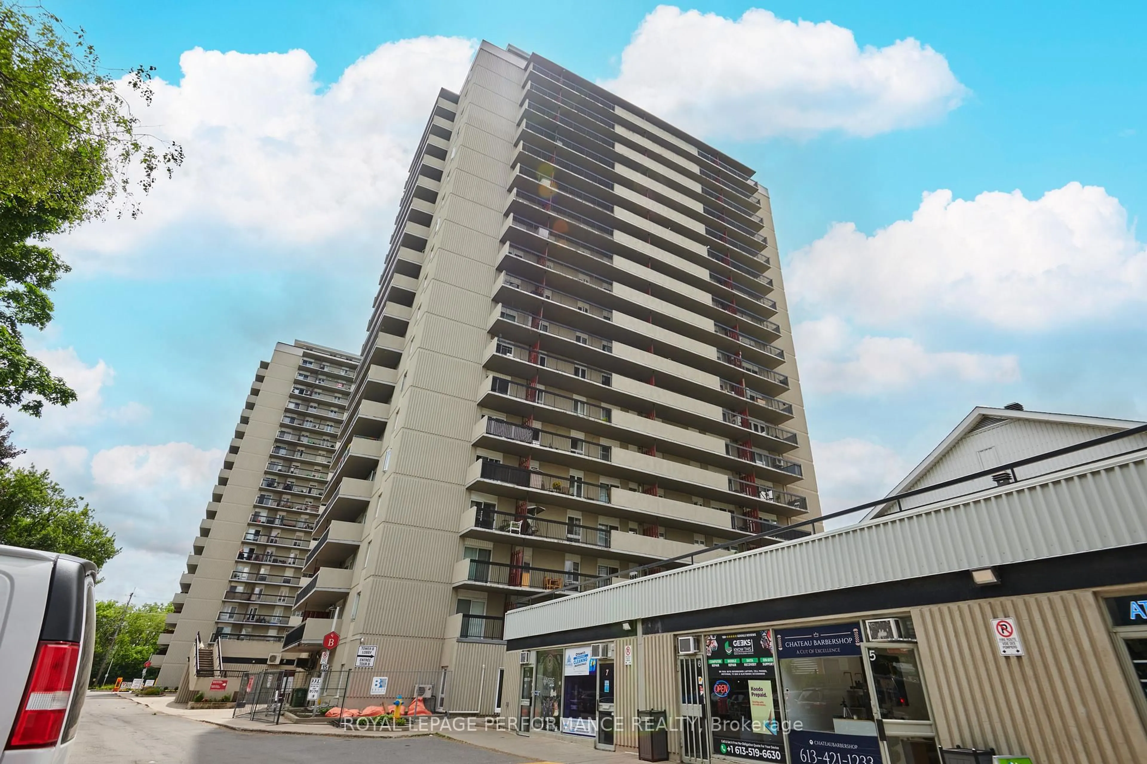 Unknown for 158 B McArthur Ave #202, Ottawa Ontario K1L 8C9