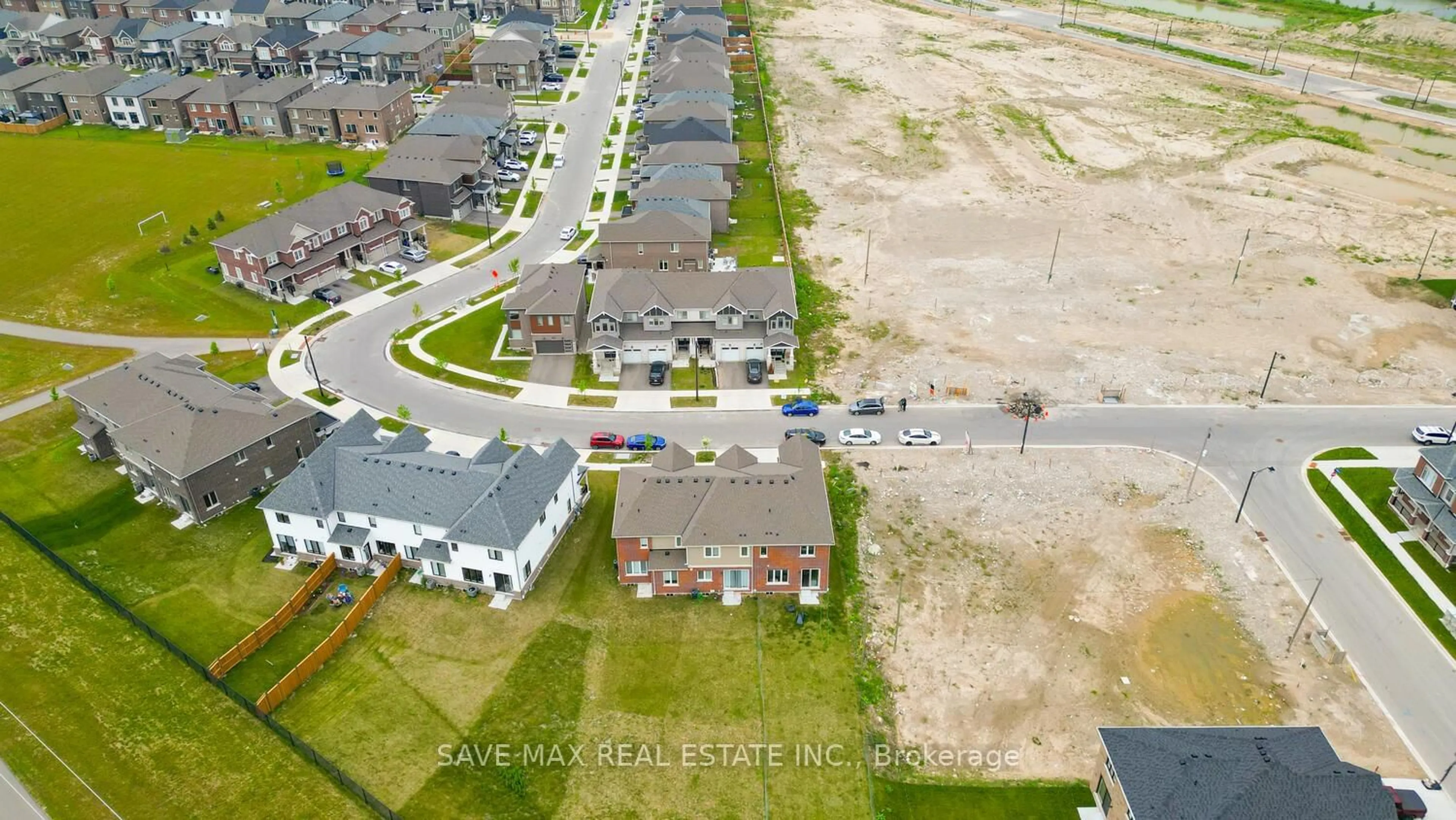 A pic from outside/outdoor area/front of a property/back of a property/a pic from drone, street for 228 Histand Tr, Kitchener Ontario N2R 0S3