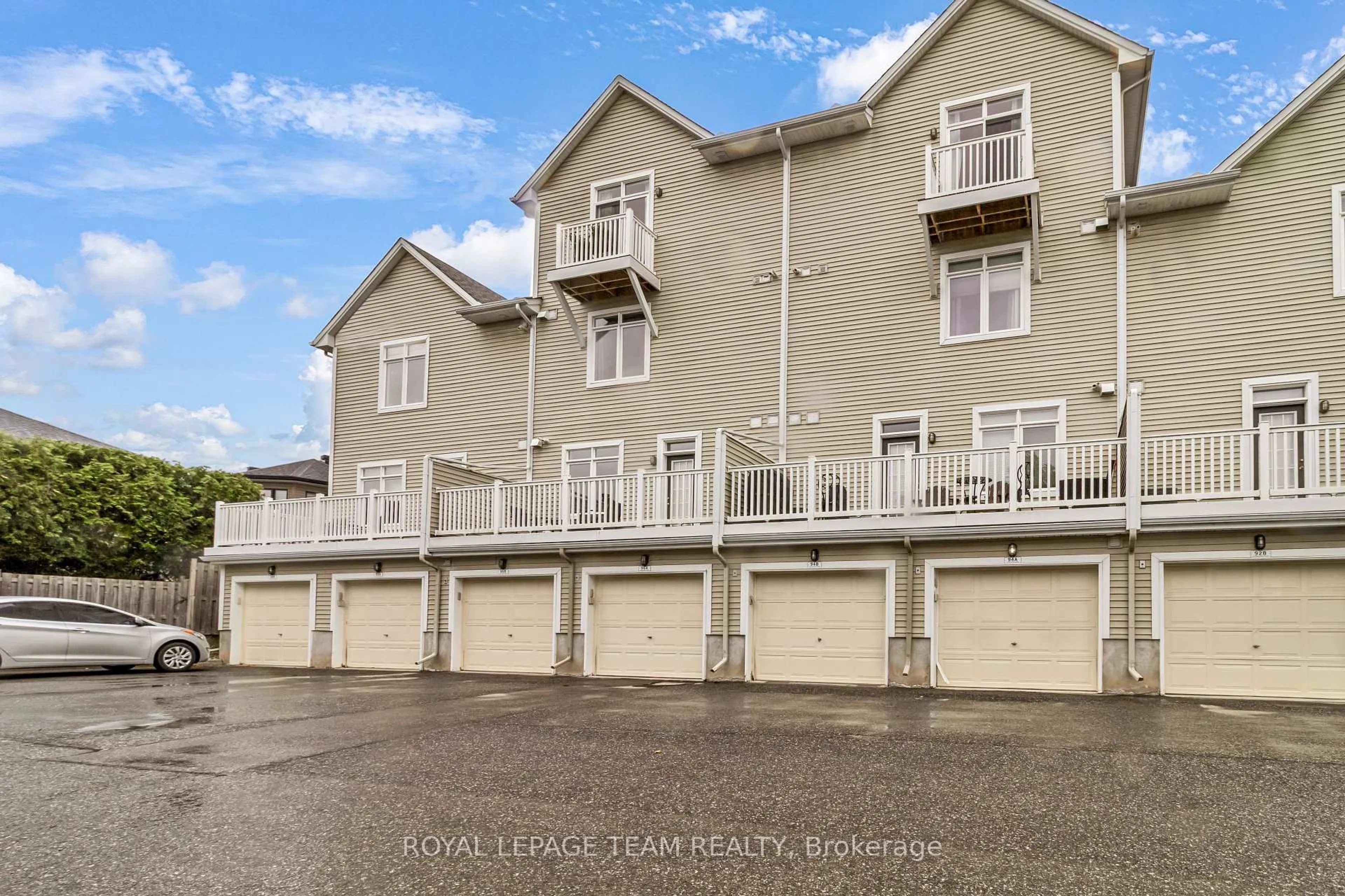 A pic from outside/outdoor area/front of a property/back of a property/a pic from drone, street for 96 Stonehaven Dr #B, Ottawa Ontario K2M 0C4