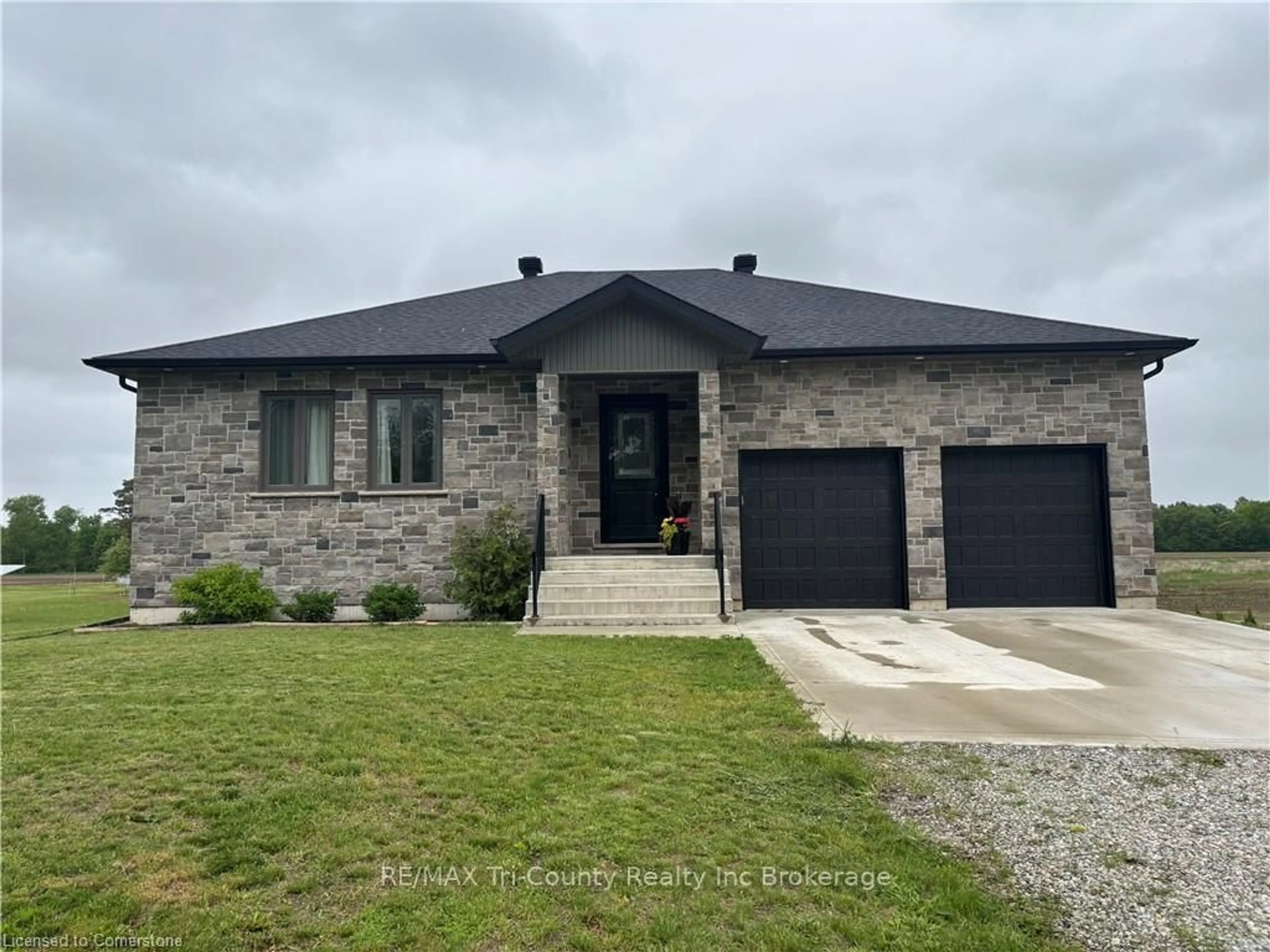 Home with brick exterior material, unknown for 377 10th Concession Rd, Norfolk Ontario N0J 1G0