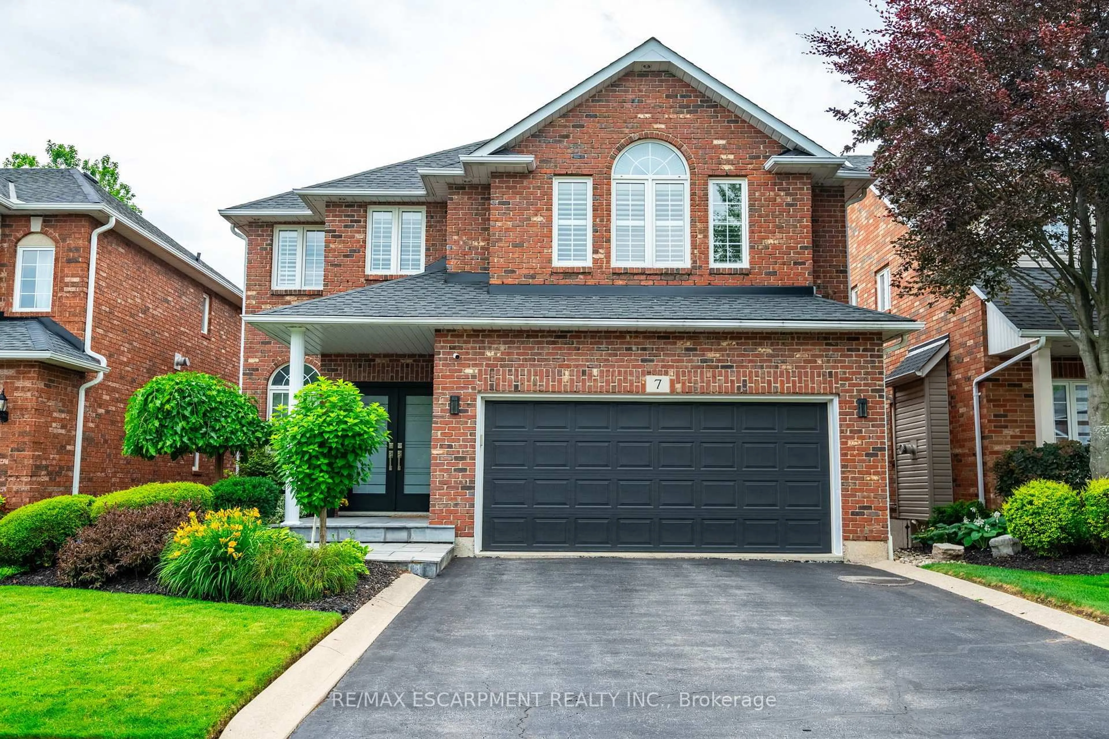 Home with brick exterior material, street for 7 Volterra Crt, Hamilton Ontario L8B 0K7