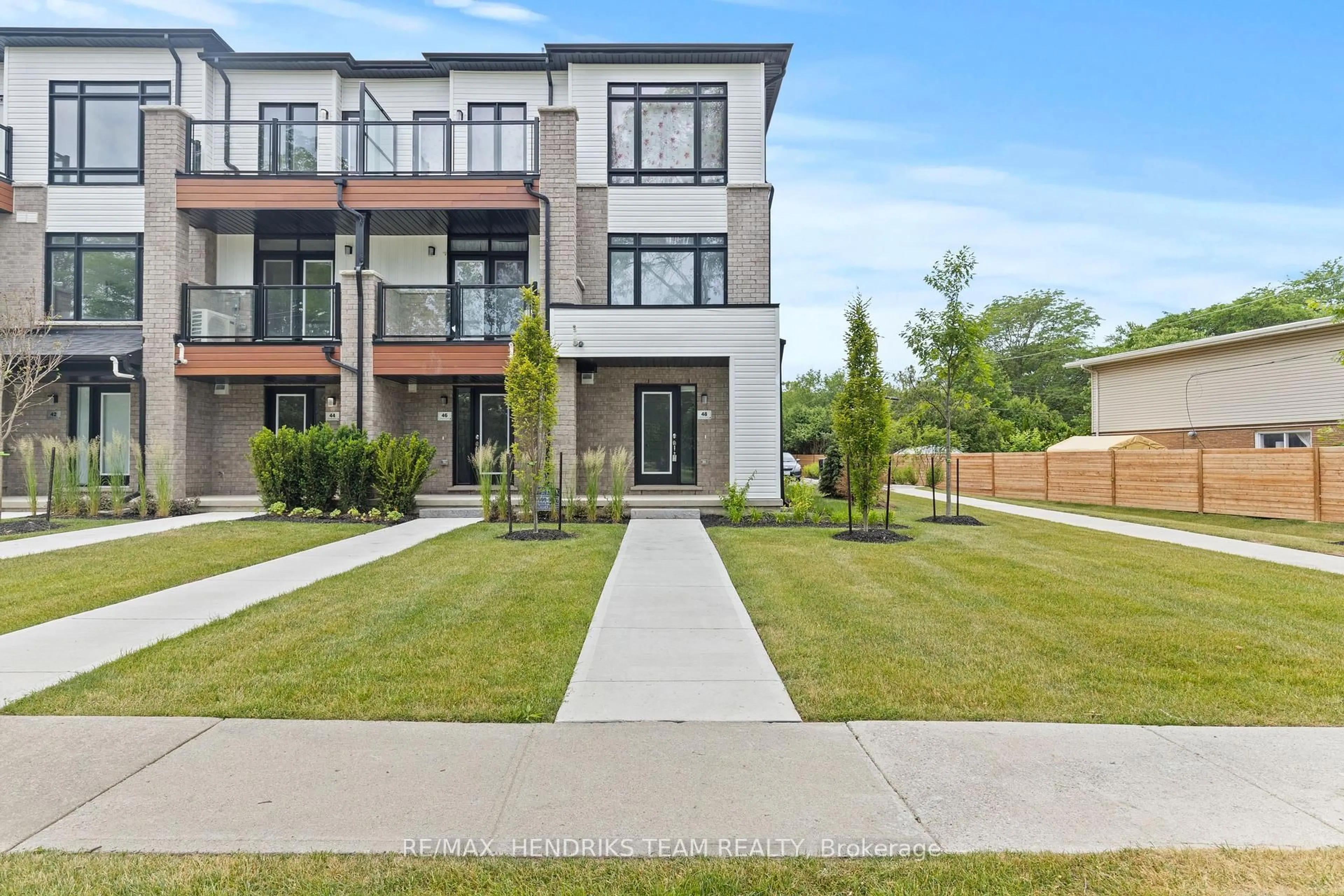 Home with brick exterior material, street for 48 Sidney Rose Common, St. Catharines Ontario L2T 0B3