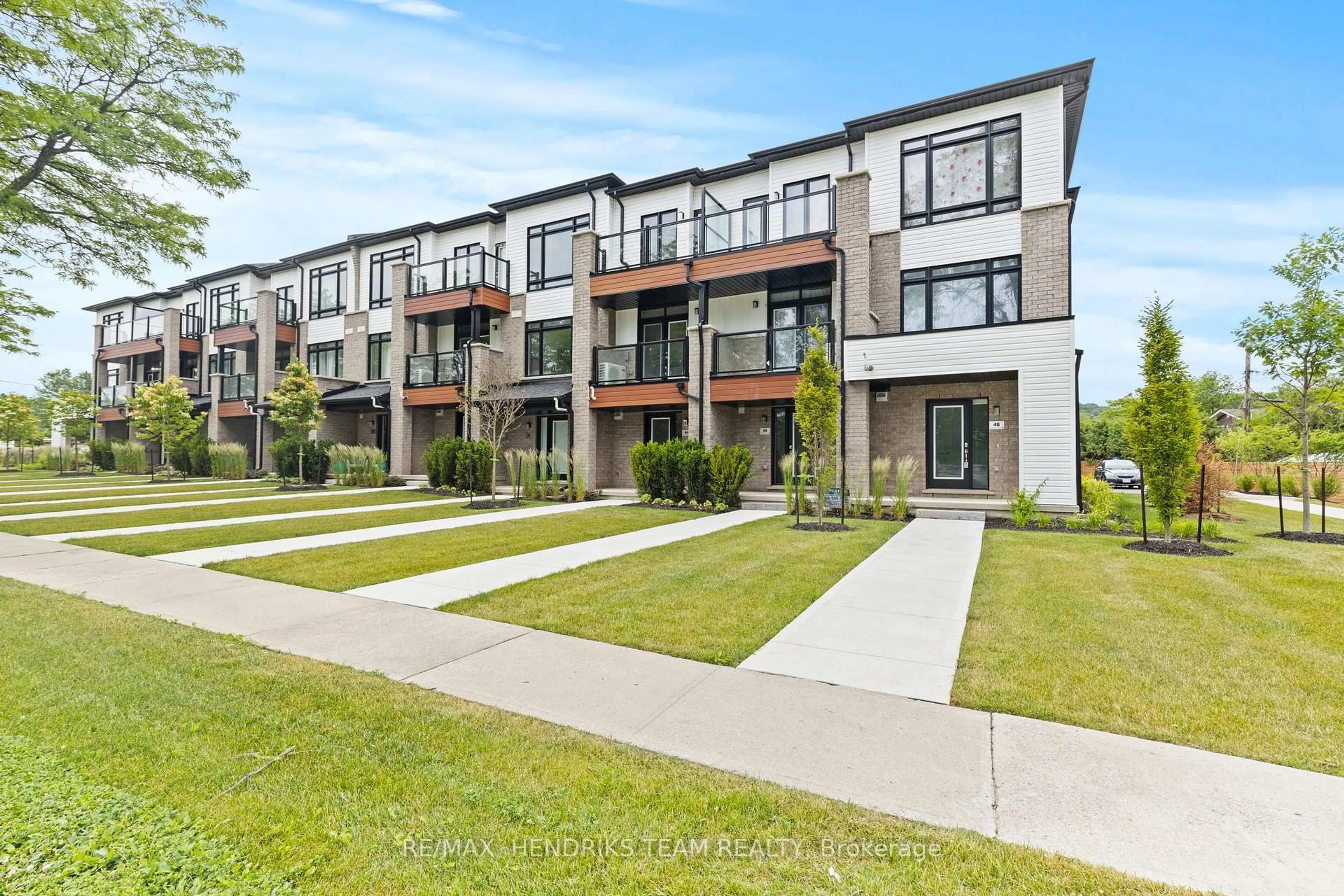Unknown for 48 Sidney Rose Common, St. Catharines Ontario L2T 0B3