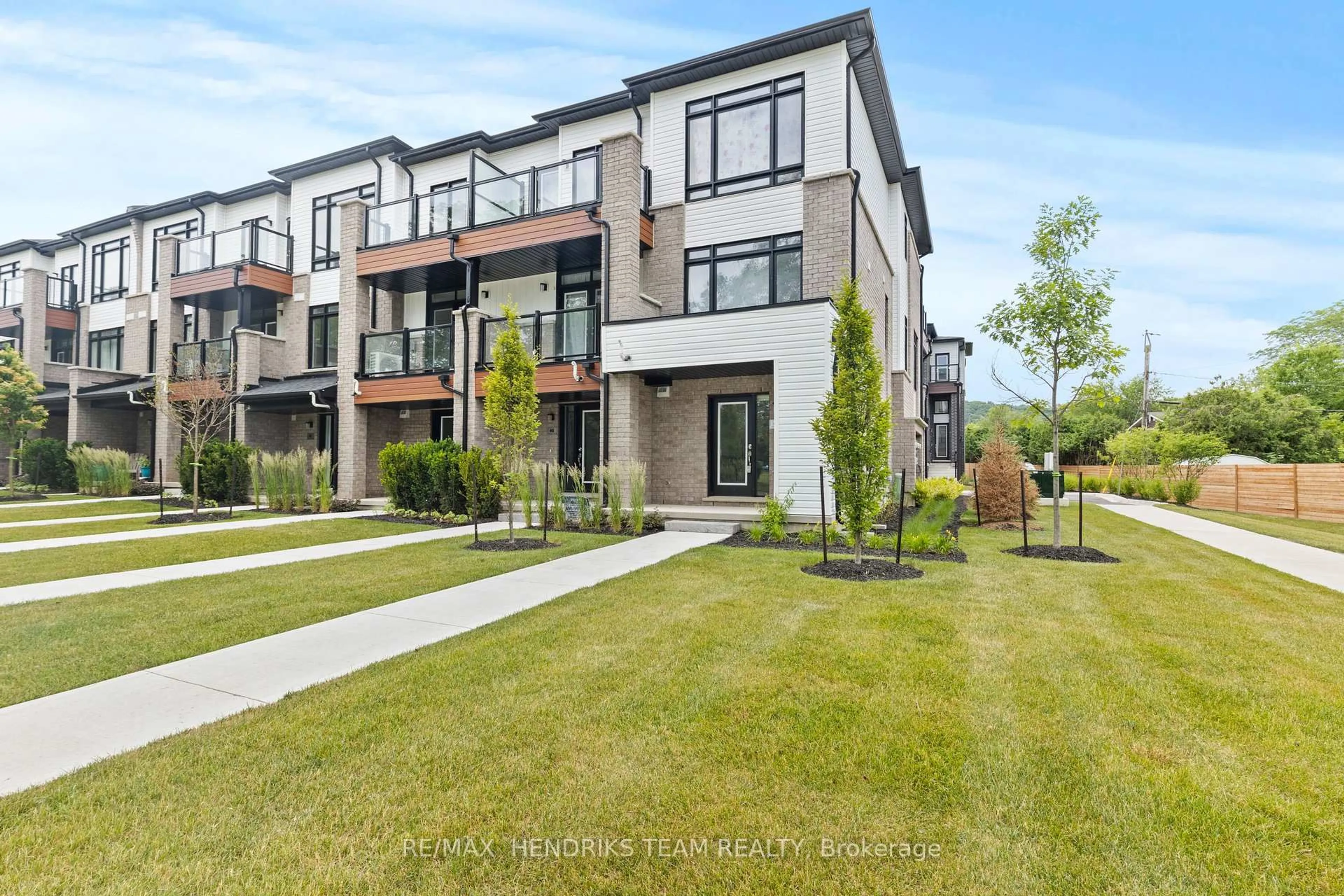 Unknown for 48 Sidney Rose Common, St. Catharines Ontario L2T 0B3