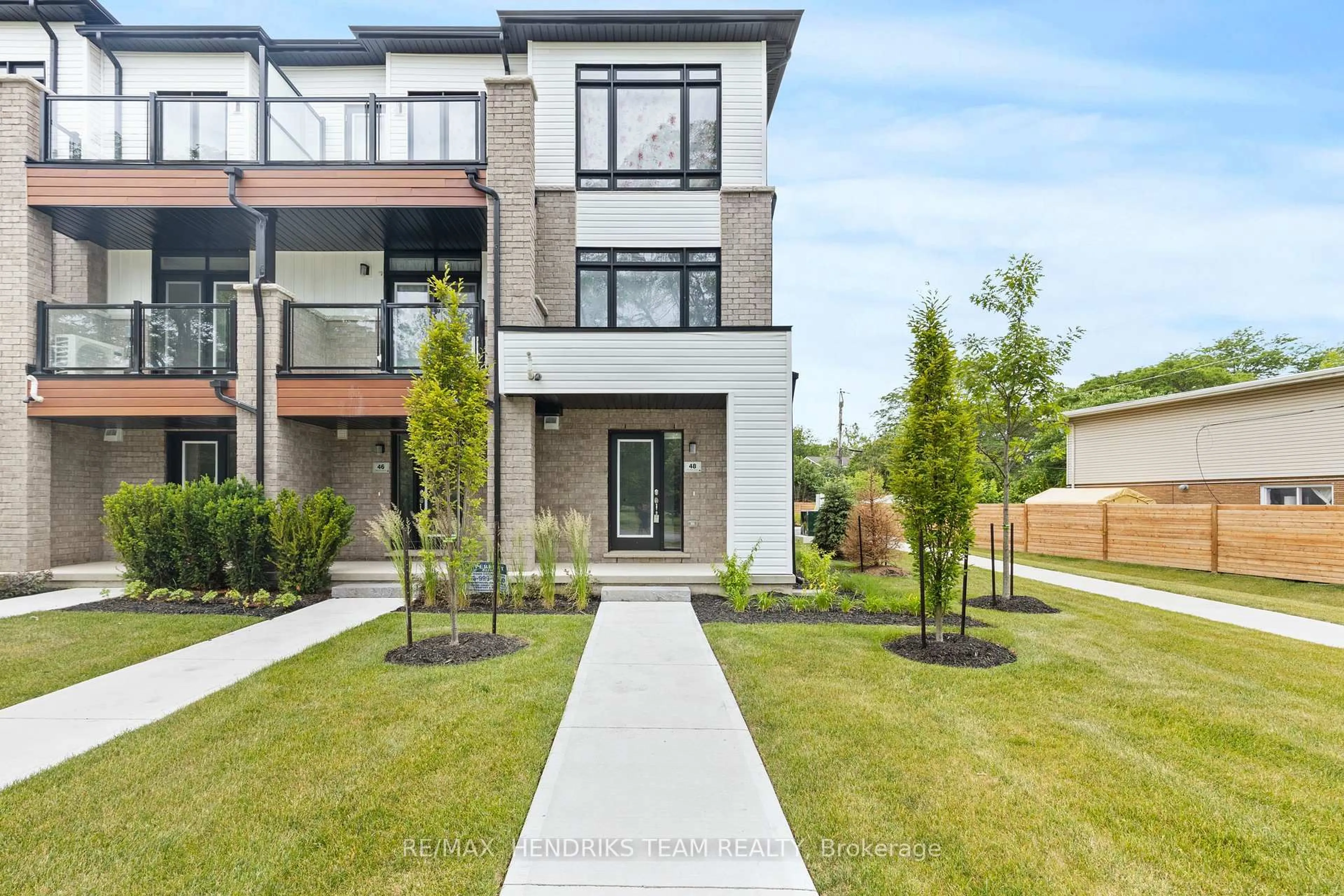 Home with brick exterior material, street for 48 Sidney Rose Common, St. Catharines Ontario L2T 0B3