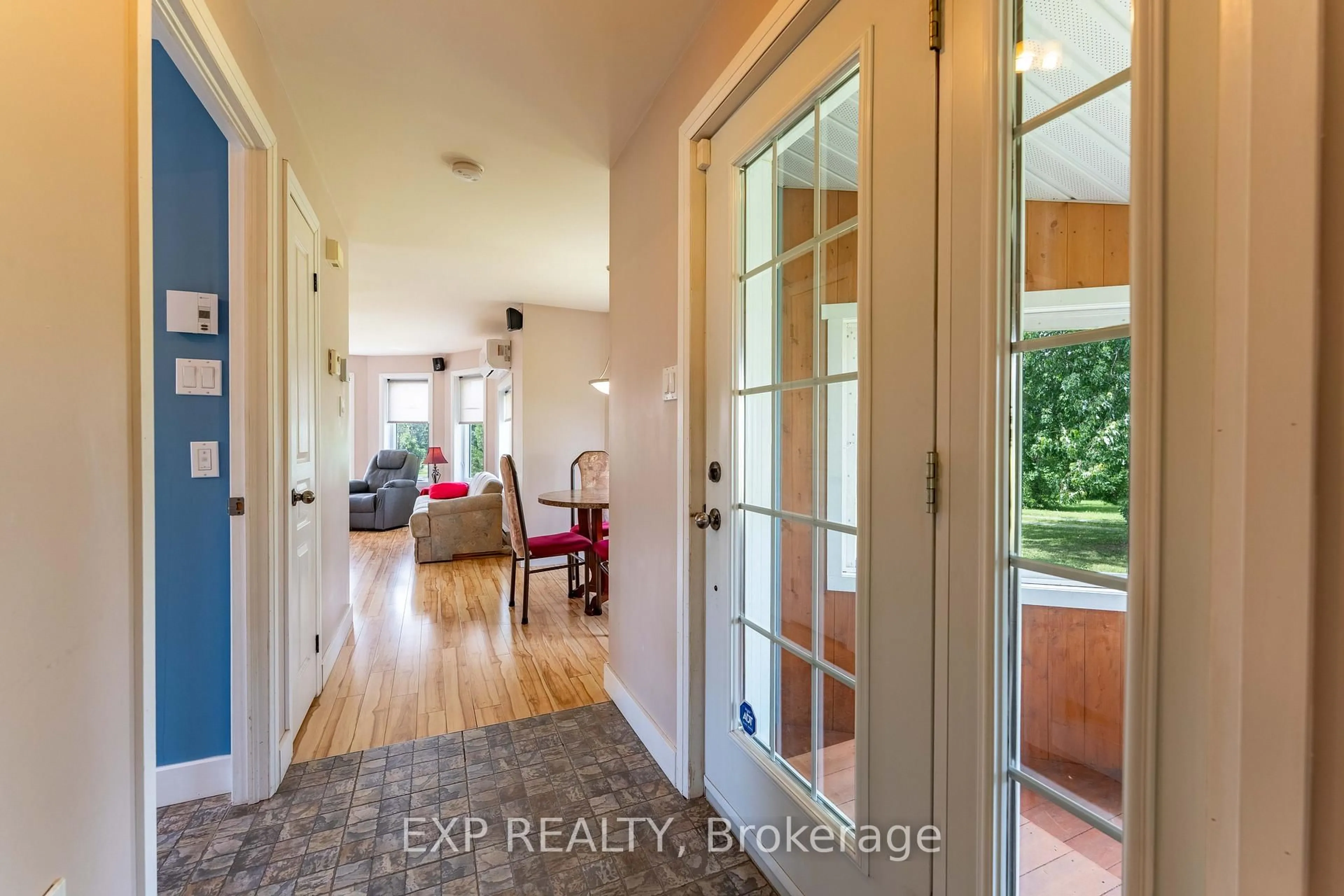 Indoor entryway for 16791 Myers Rd, South Stormont Ontario K0C 2A0