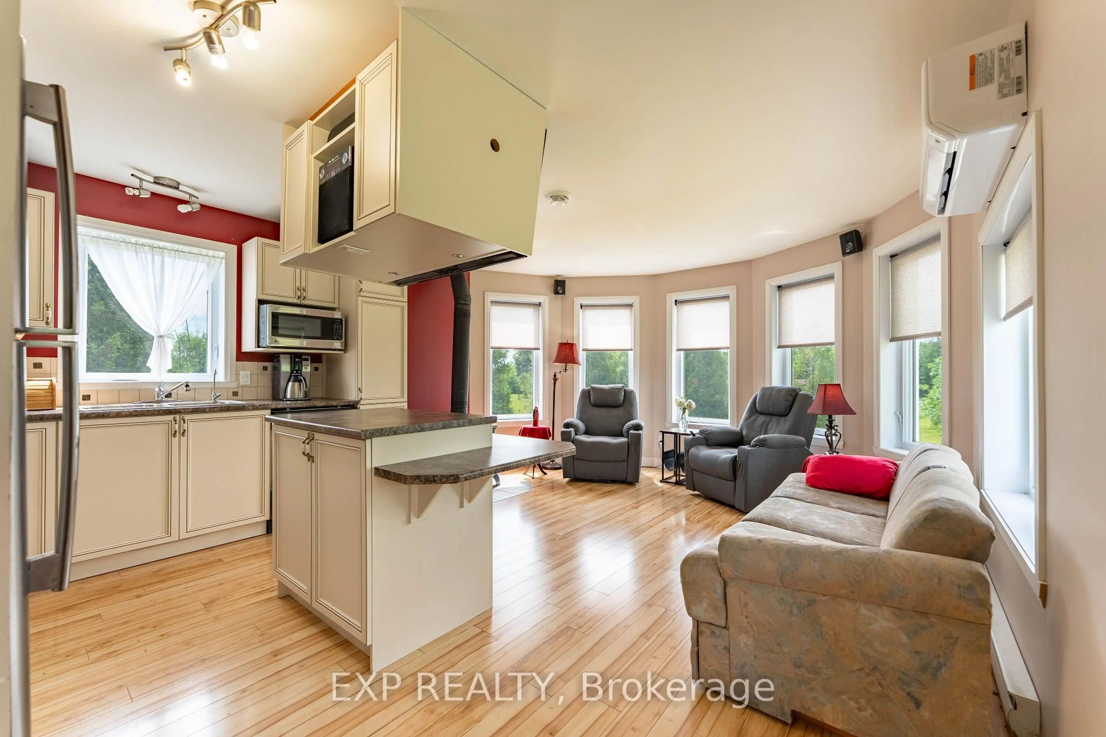 Open concept kitchen, unknown for 16791 Myers Rd, South Stormont Ontario K0C 2A0