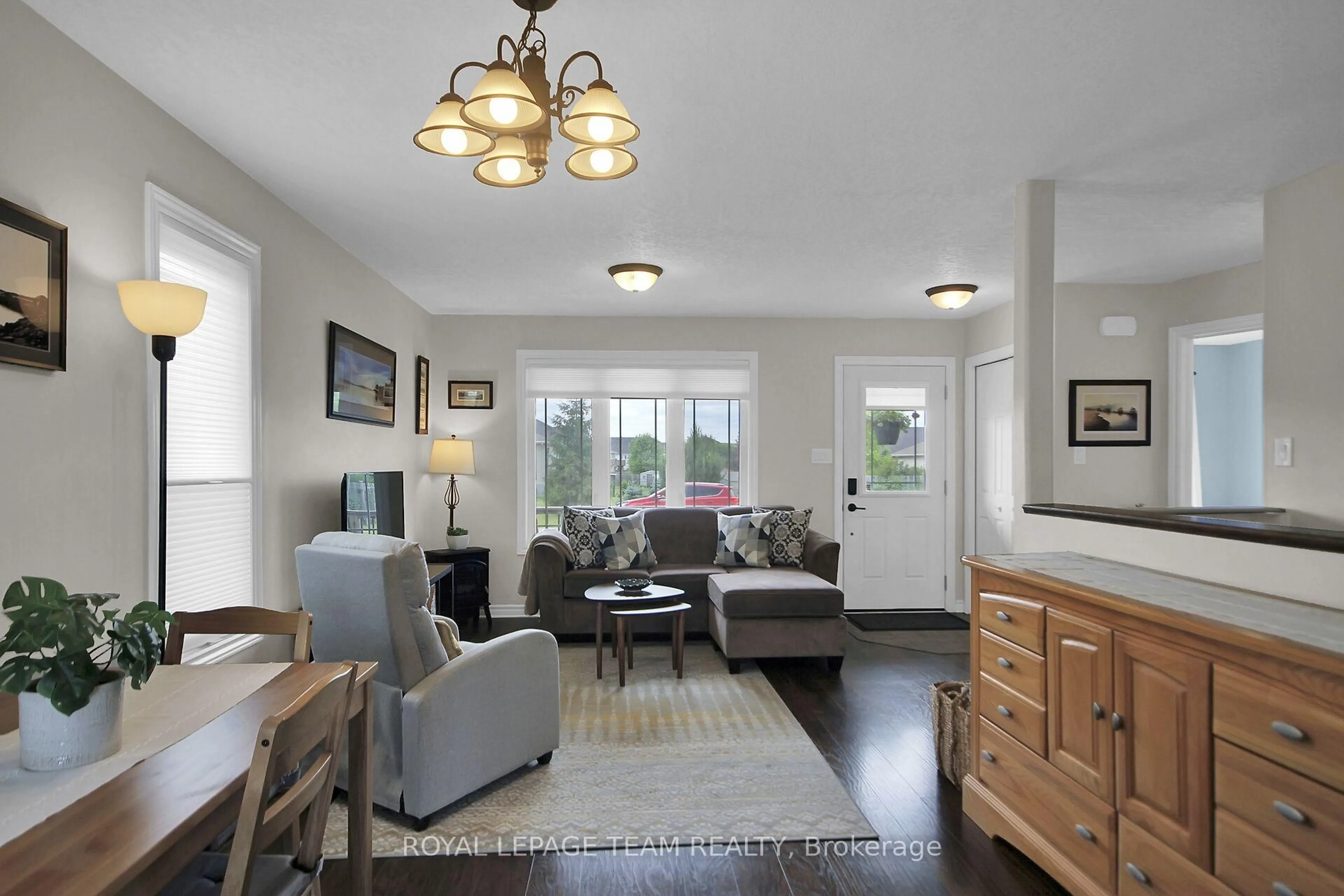 Living room with furniture, unknown for 167 Harold St, Smiths Falls Ontario K7A 0A1