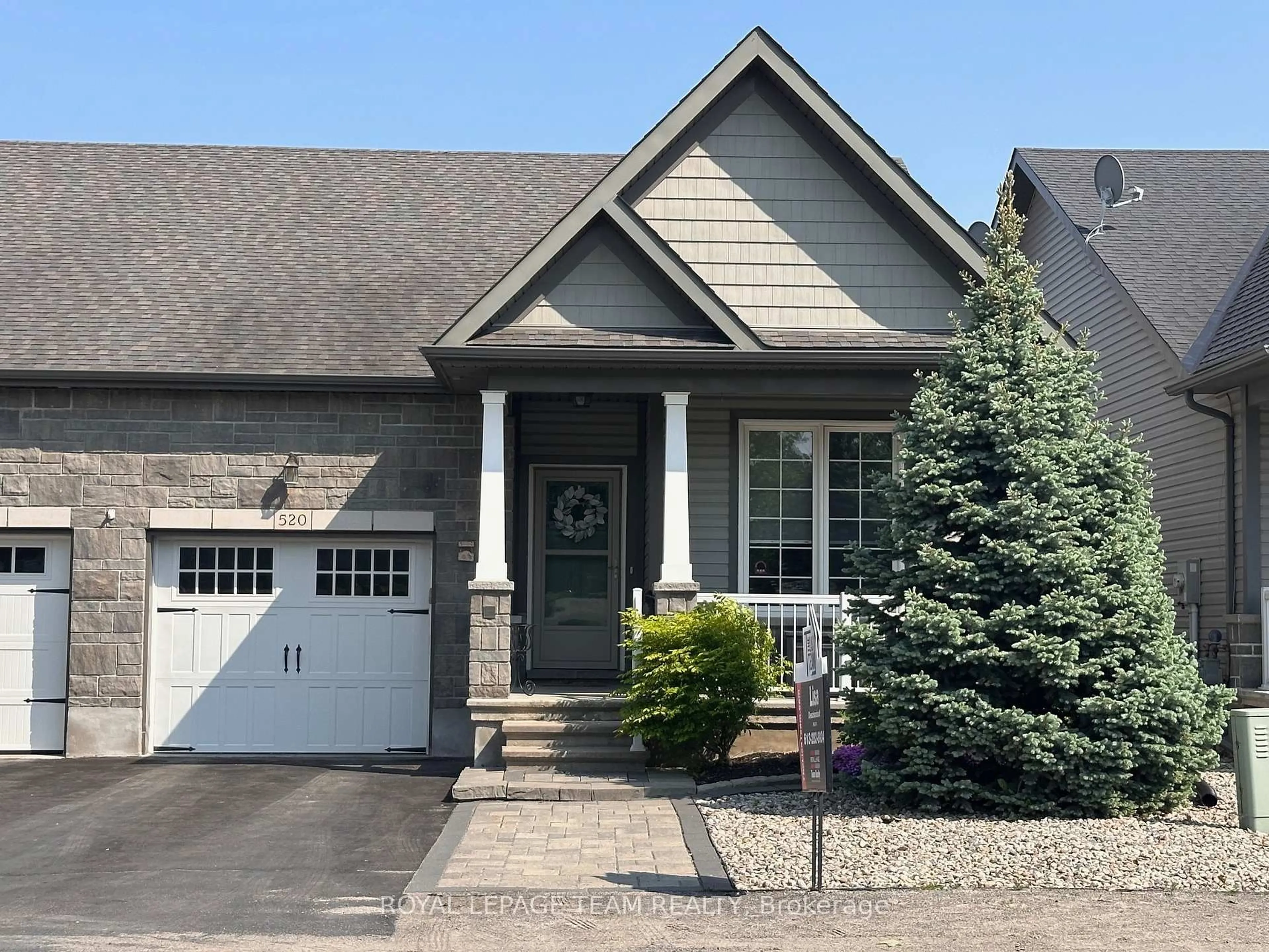 Home with vinyl exterior material, street for 520 Clothier St, North Grenville Ontario K0G 1J0