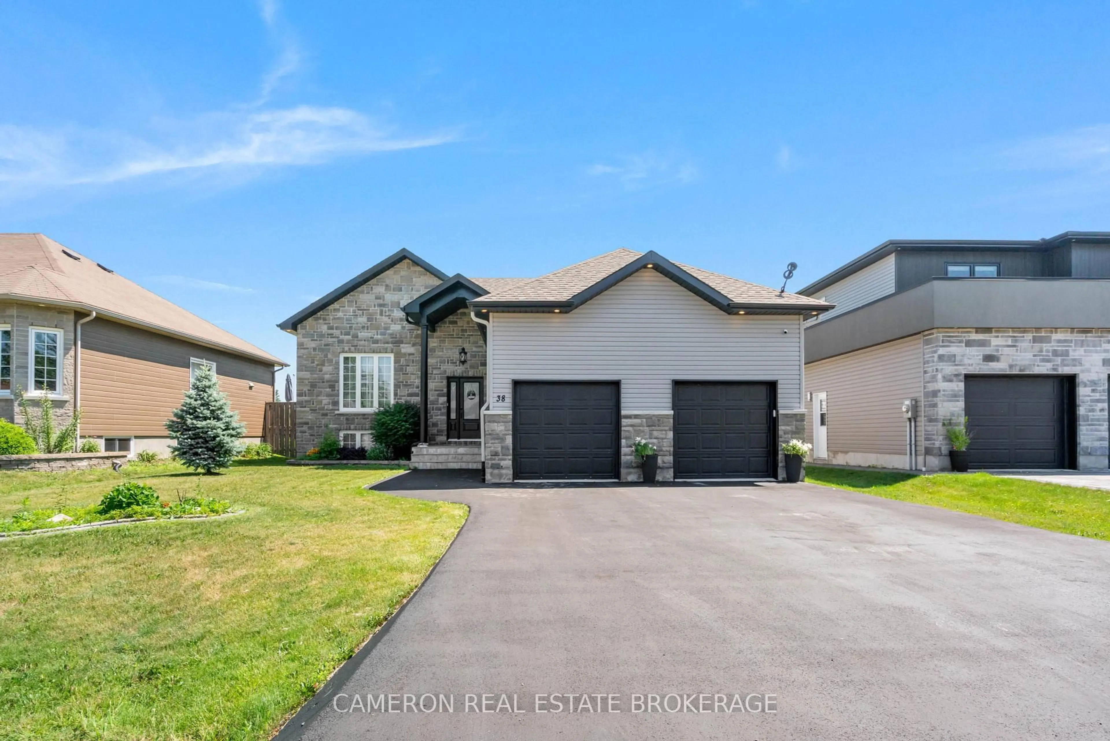 Home with vinyl exterior material, street for 38 Abagail Cres, South Stormont Ontario K0C 1M0