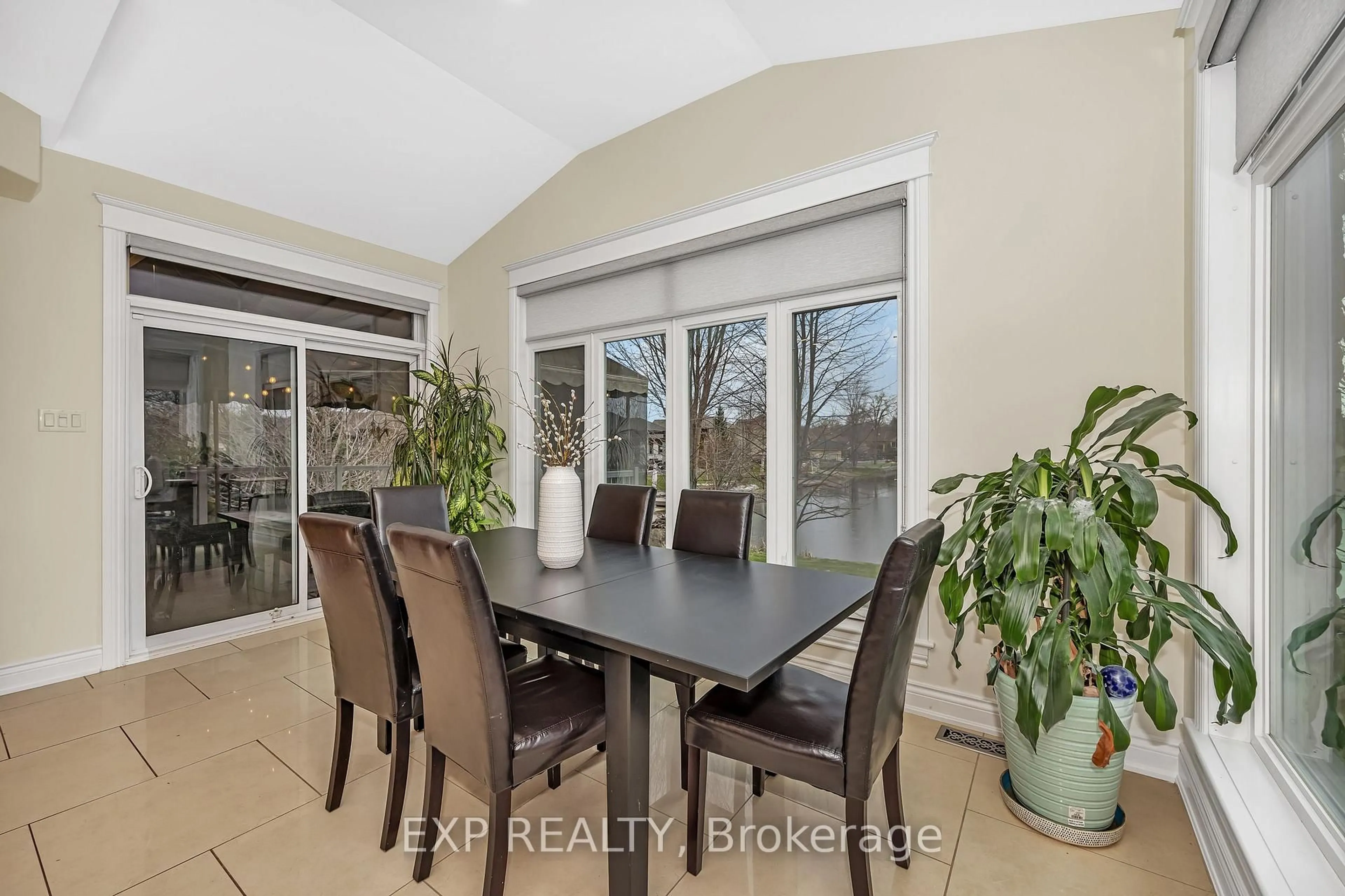 Dining room, unknown for 6703 Suncrest Dr, Greely Ontario K4P 0B4
