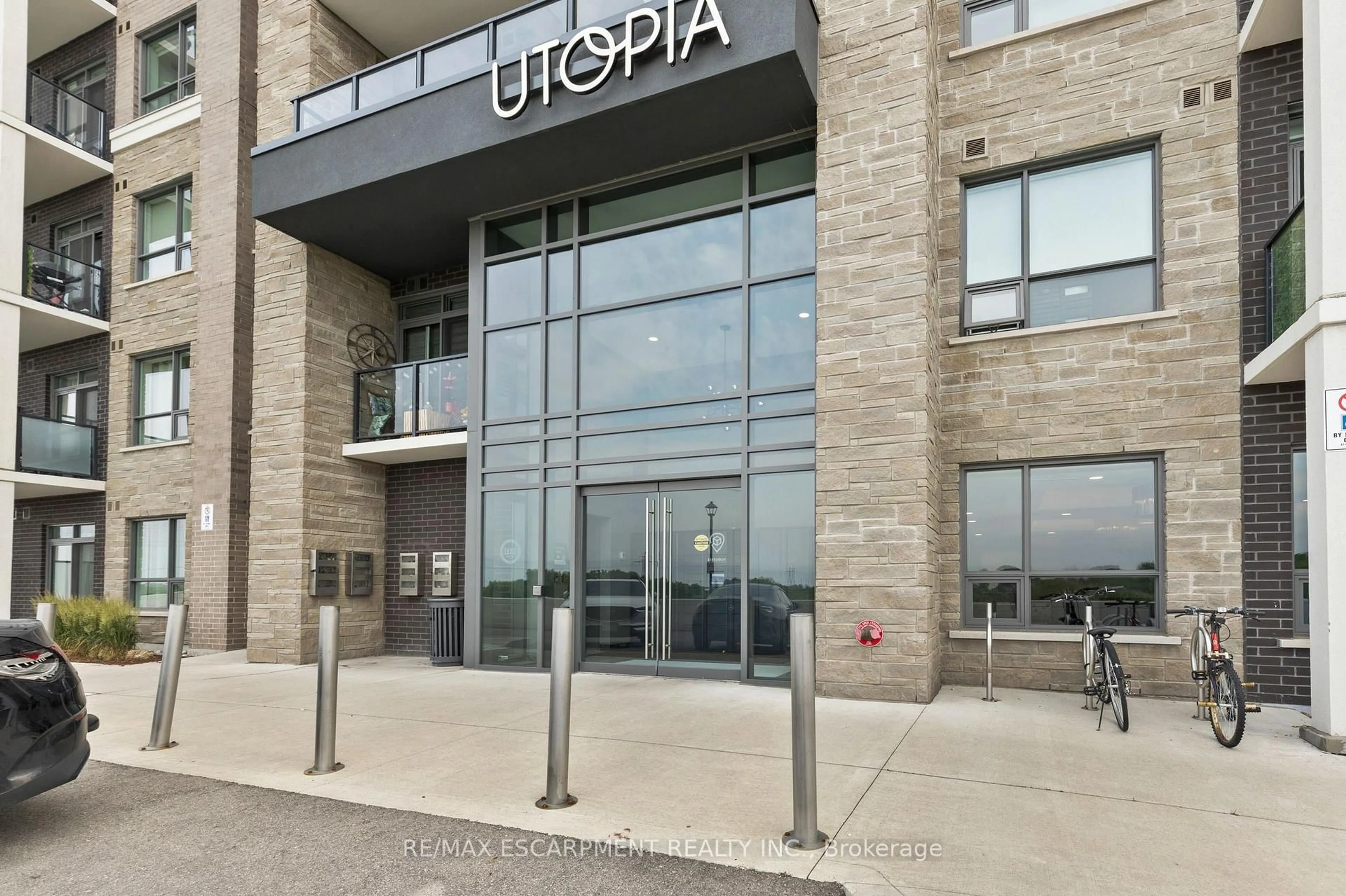 Indoor foyer for 5055 GREENLANE Rd #126, Lincoln Ontario L0R 1B3