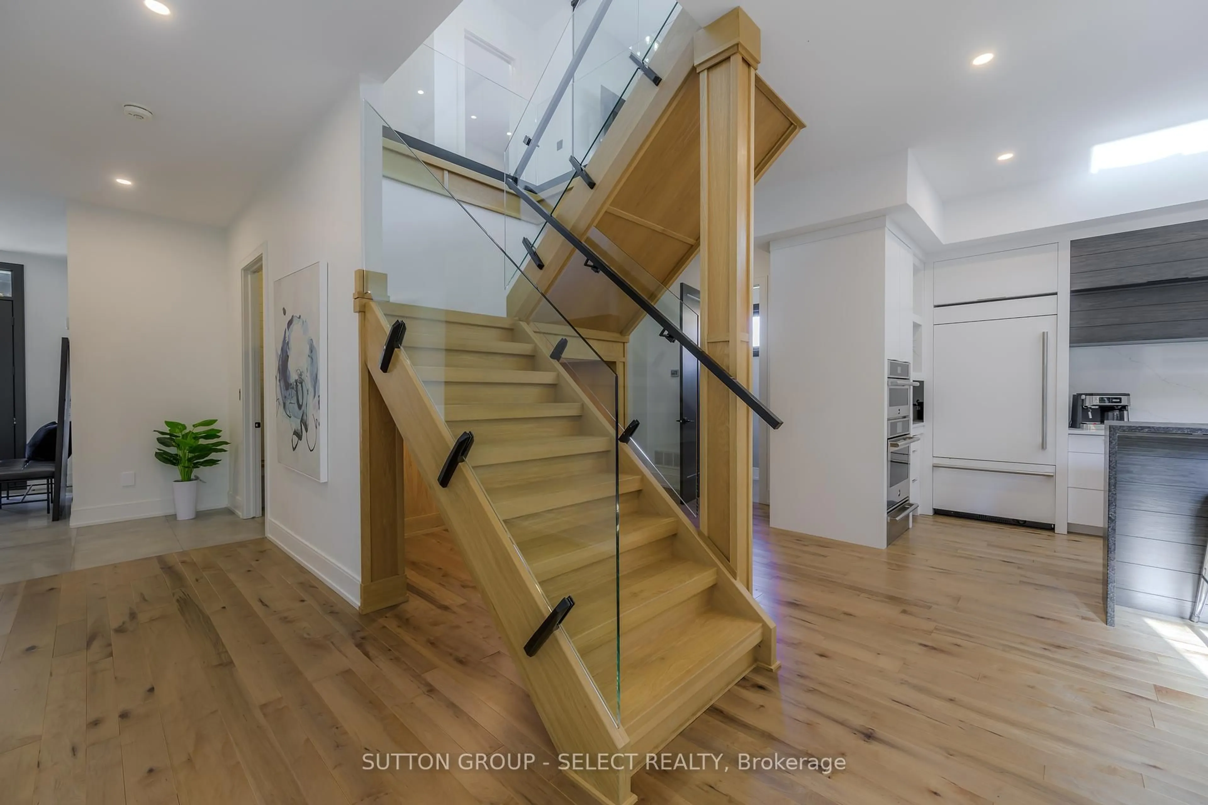Stairs for 567 Rosecliffe Terr #2, London South Ontario N6K 0E2