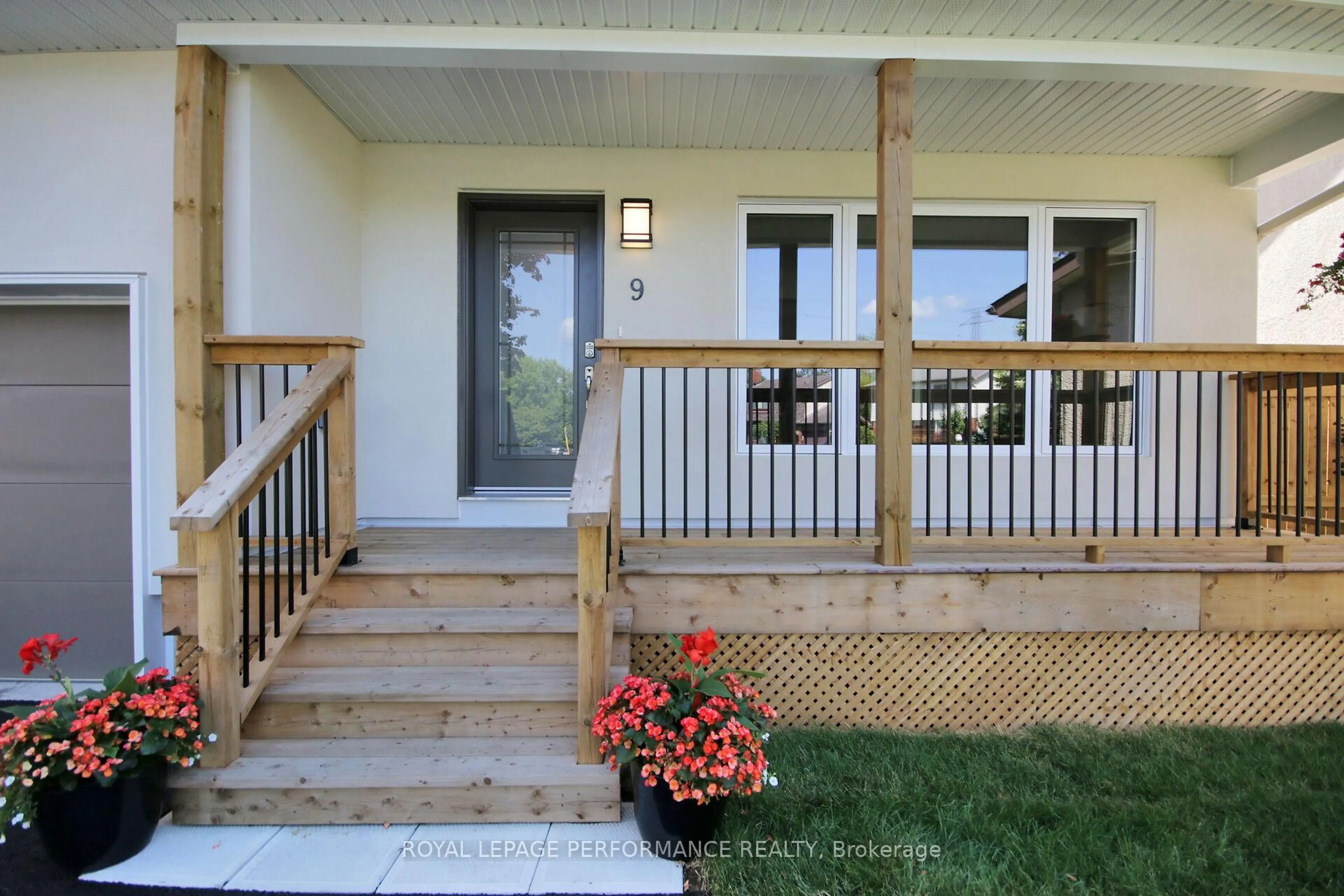 Unknown for 9 Brydon Crt, Ottawa Ontario K2G 4A6