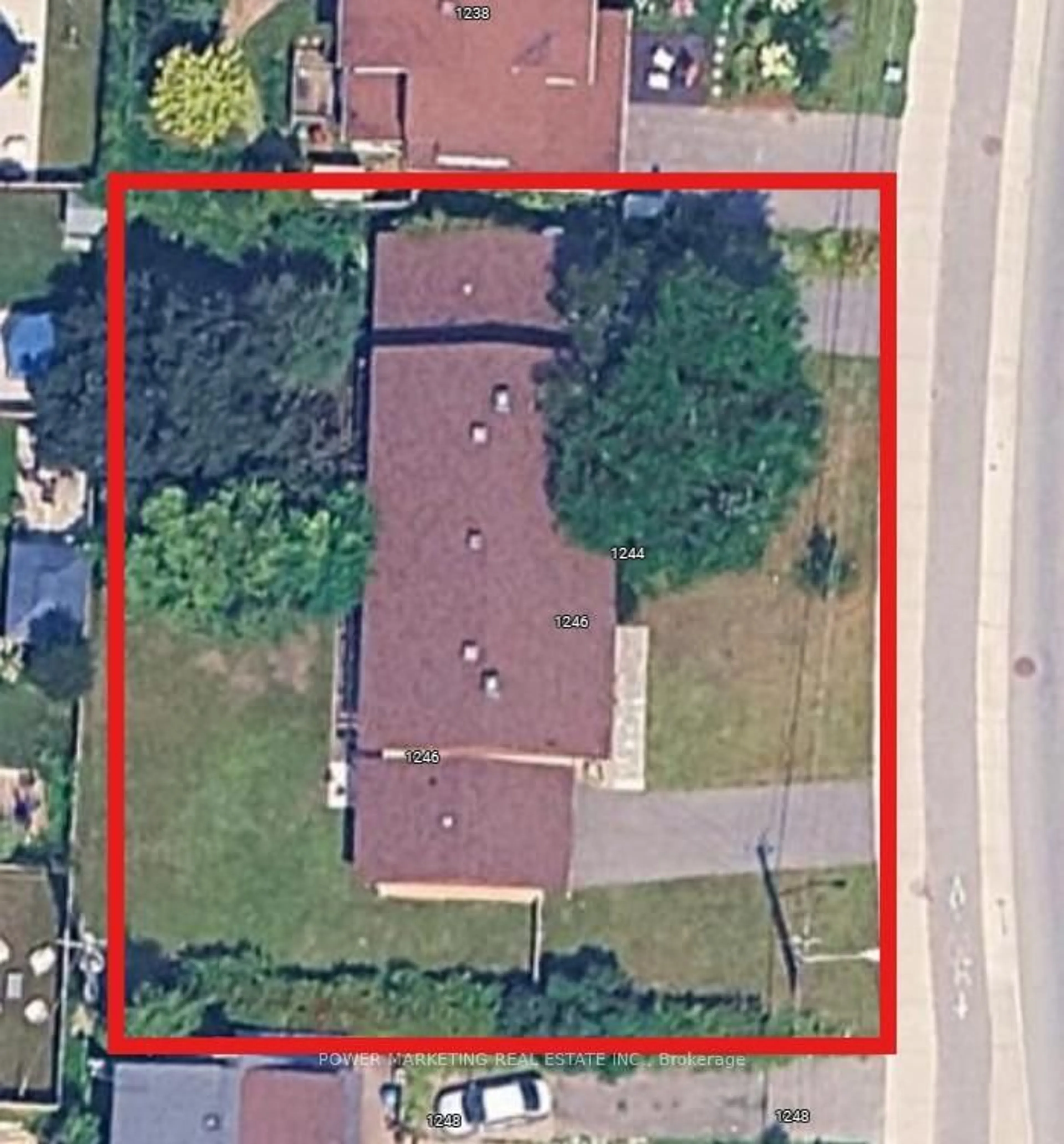 A pic from outside/outdoor area/front of a property/back of a property/a pic from drone, street for 1246 PRINCE OF WALES Dr, Ottawa Ontario K2C 1M9