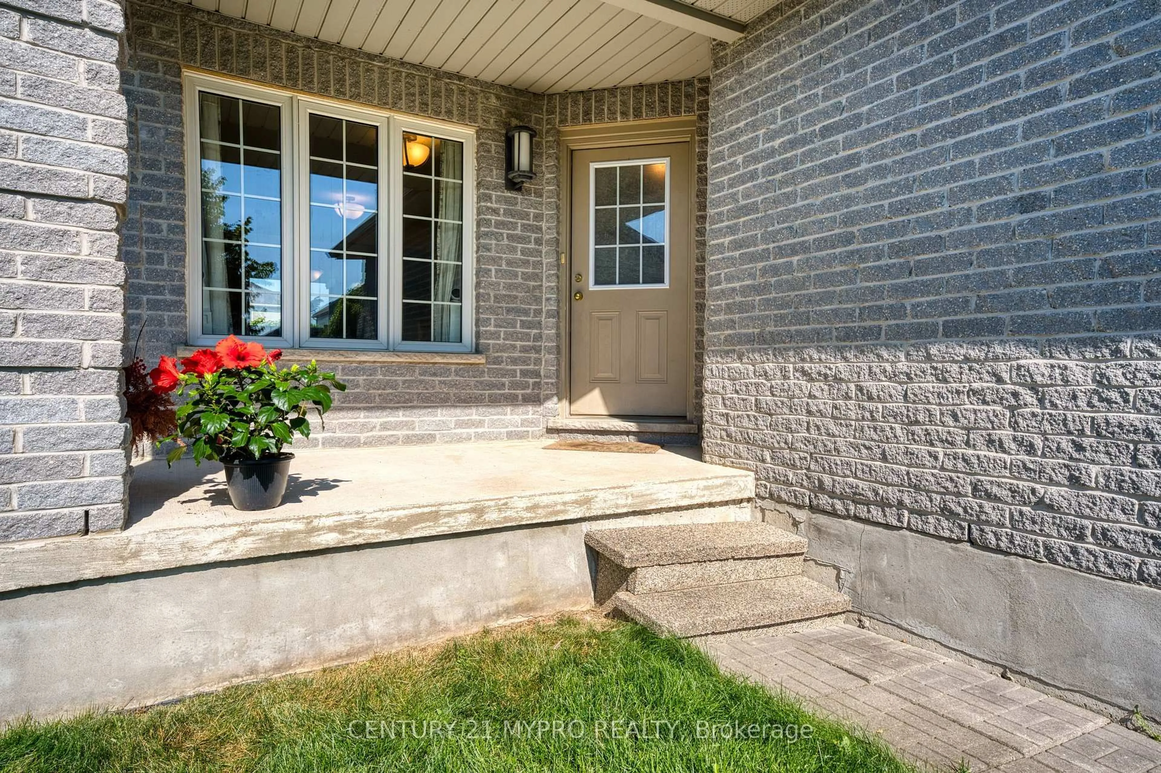 Home with brick exterior material, street for 1083 Hanson Cres, London North Ontario N6G 0B8