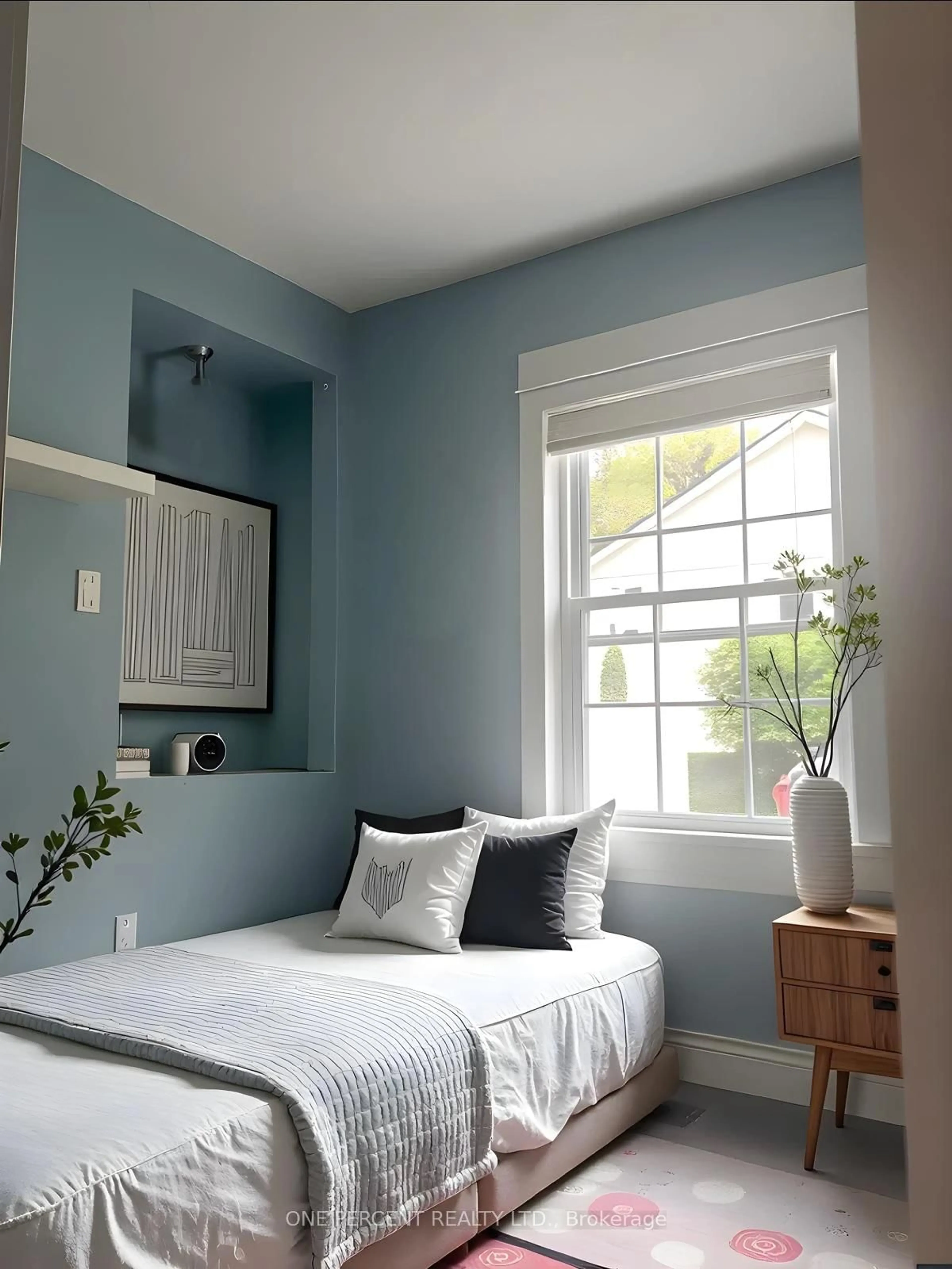 Bedroom with bed, unknown for 1176 Haist St, Pelham Ontario L0S 1E2
