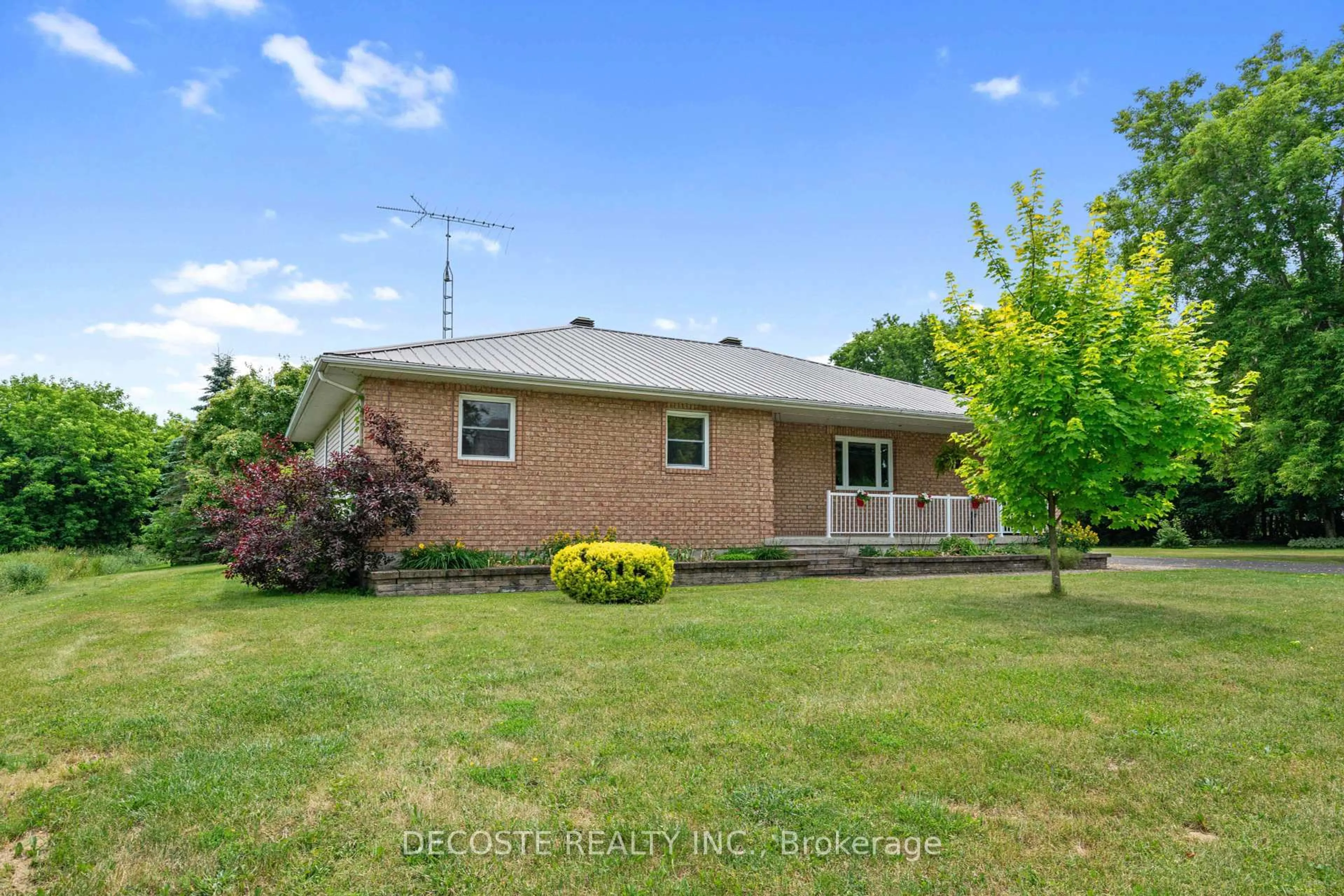A pic from outside/outdoor area/front of a property/back of a property/a pic from drone, unknown for 21890 County 10 Rd, North Glengarry Ontario K0B 1H0