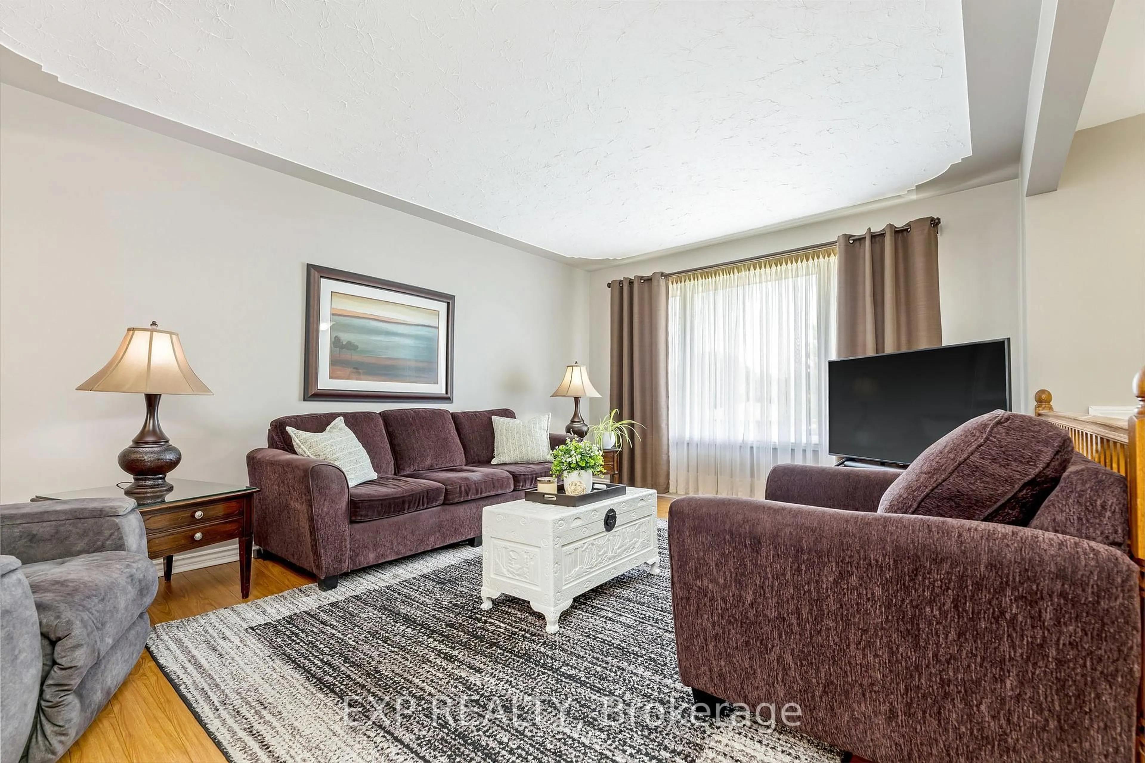 Living room with furniture, unknown for 165 Johanna Dr, Cambridge Ontario N1S 4C4