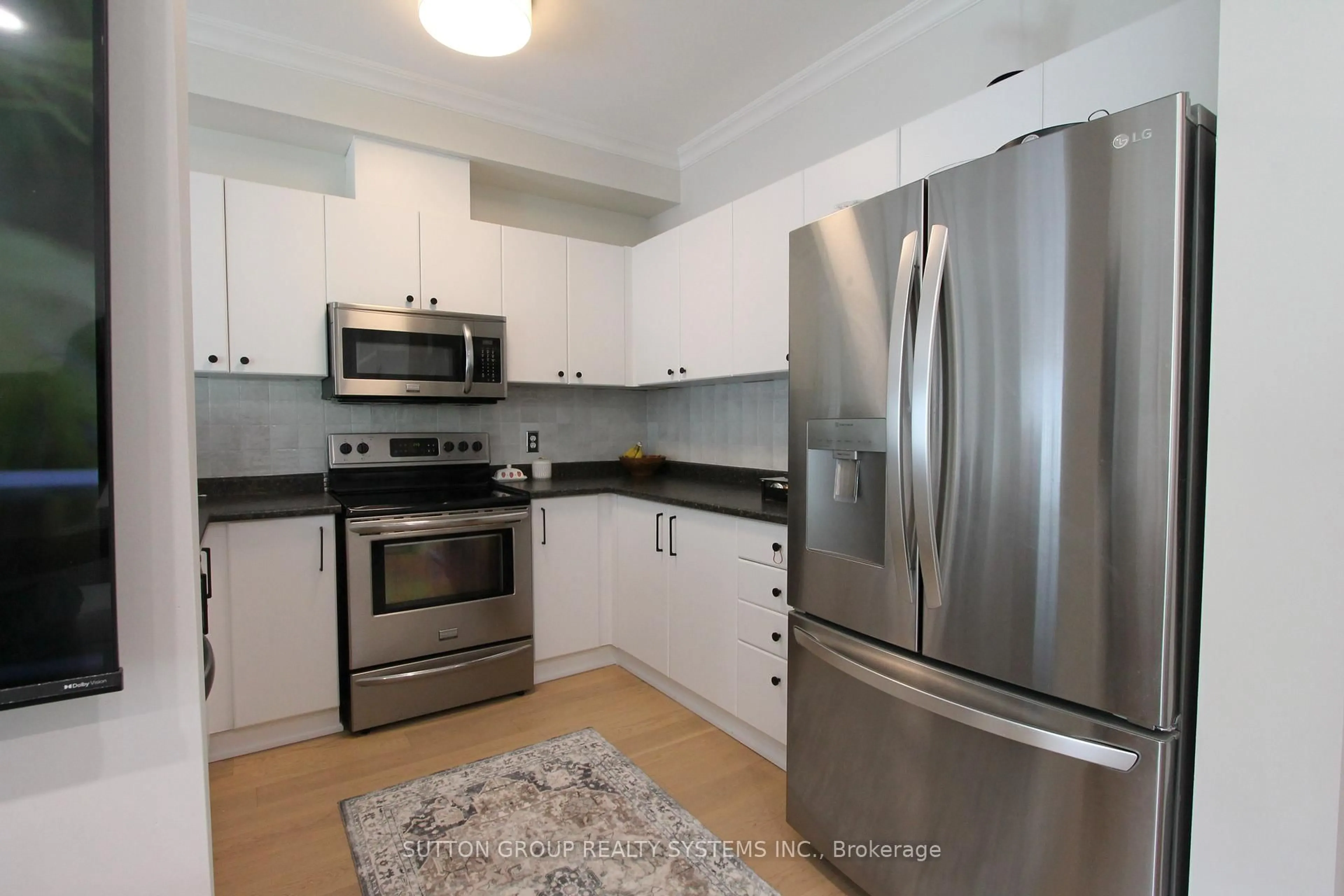 Standard kitchen, unknown for 20 Pisa Dr #9, Hamilton Ontario L8E 6G7