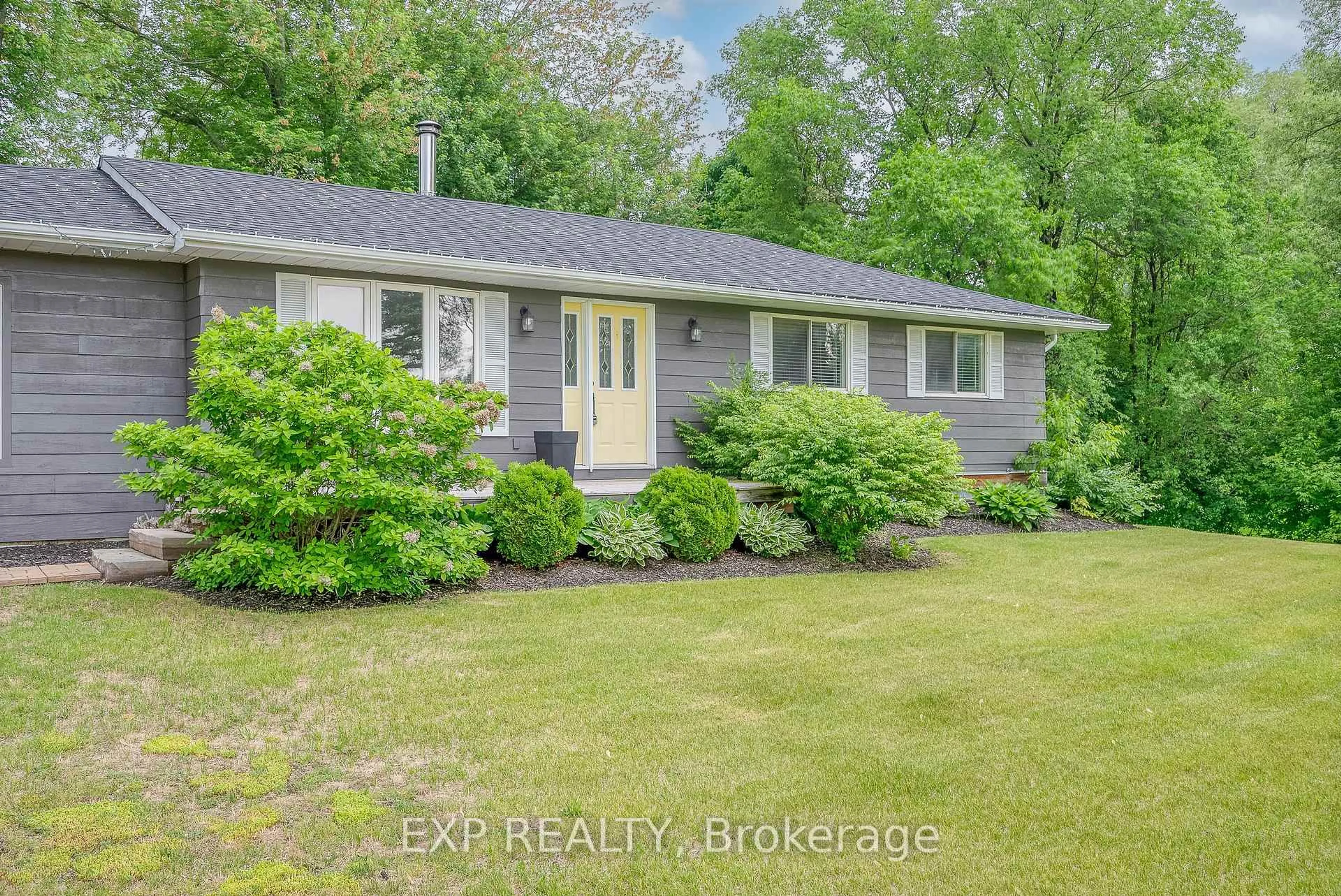 A pic from outside/outdoor area/front of a property/back of a property/a pic from drone, unknown for 137 North St, Alnwick/Haldimand Ontario K0K 2G0