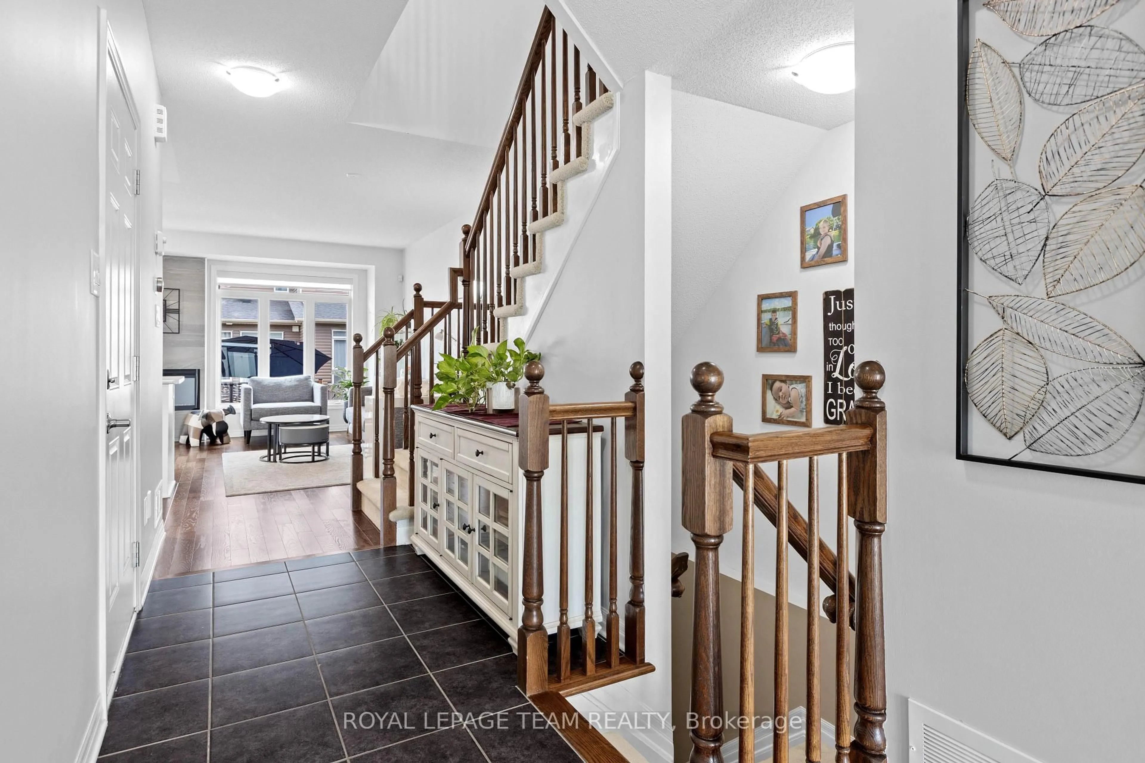 Indoor entryway for 205 Overberg Way, Ottawa Ontario K2S 0V7