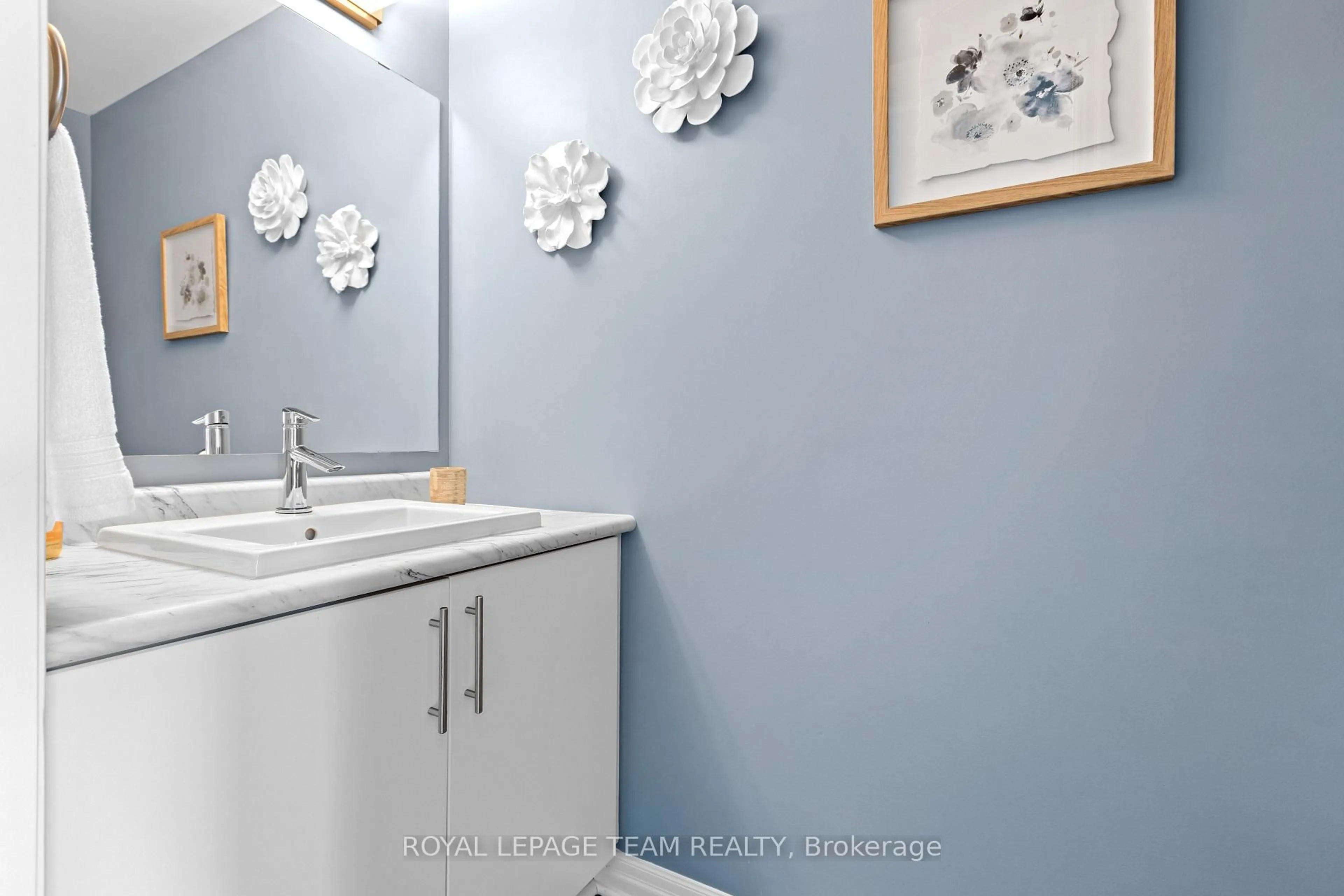 Contemporary bathroom, ceramic/tile floor for 205 Overberg Way, Ottawa Ontario K2S 0V7