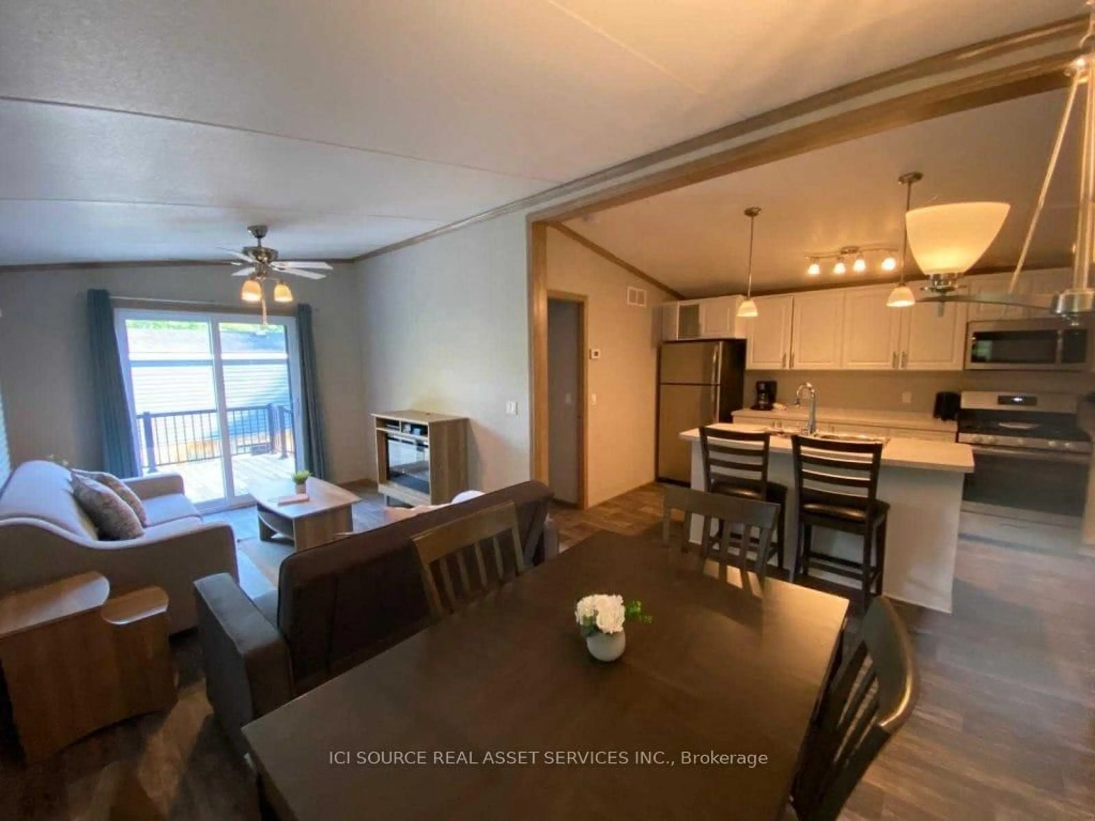 Open concept kitchen, wood/laminate floor for 1336 S Morrison Lake Rd #MOR010, Gravenhurst Ontario P0E 1G0