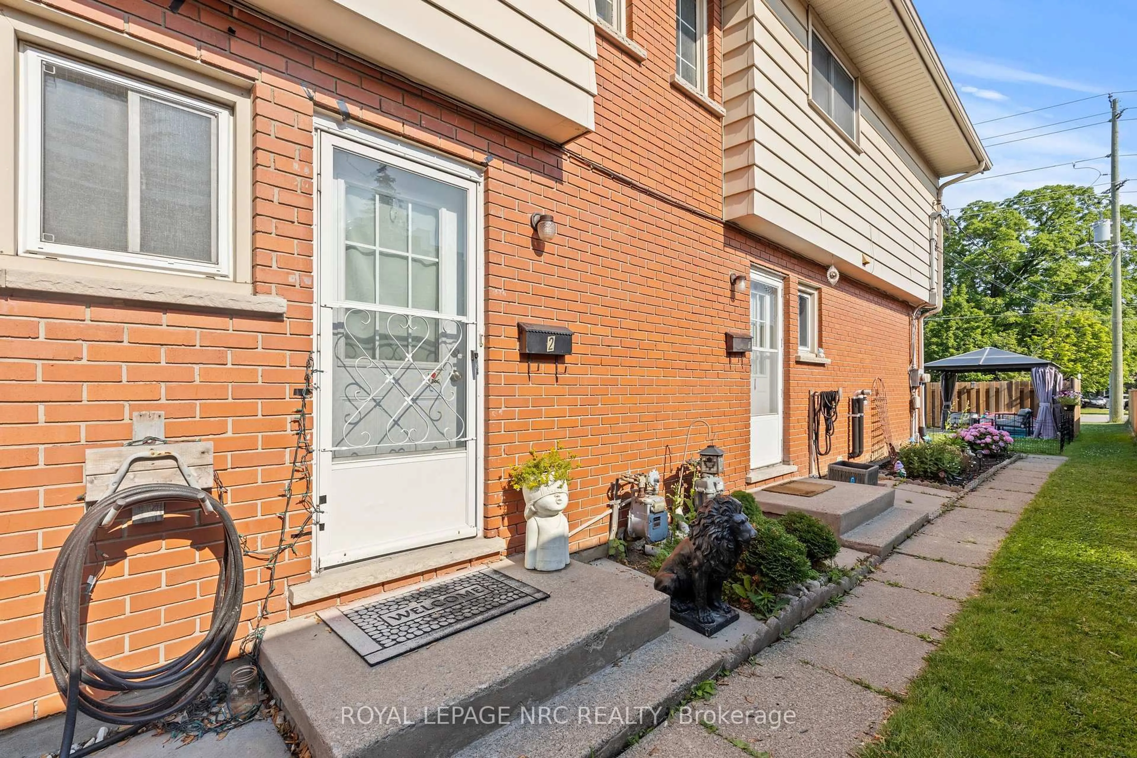 Unknown for 108 Scott St, St. Catharines Ontario L2N 1G9