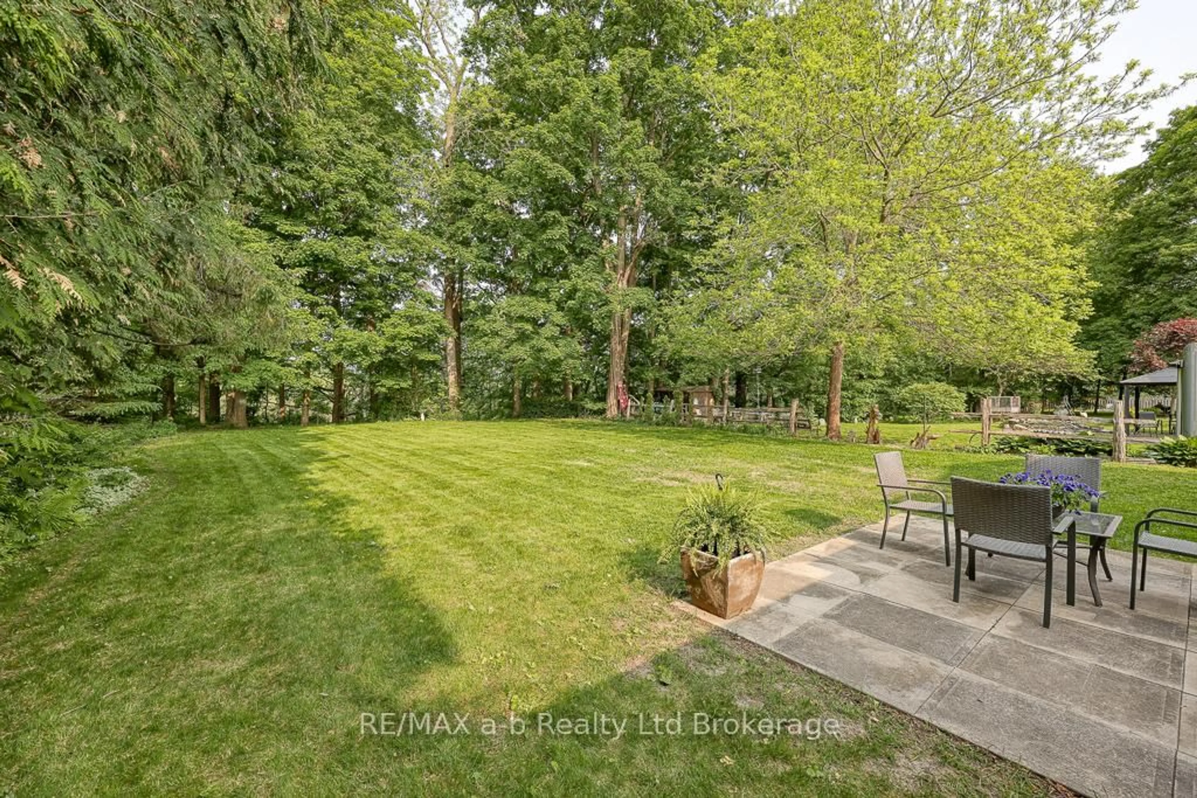 Patio, forest/trees view for 189 Rolph St, Tillsonburg Ontario N4G 3Y9