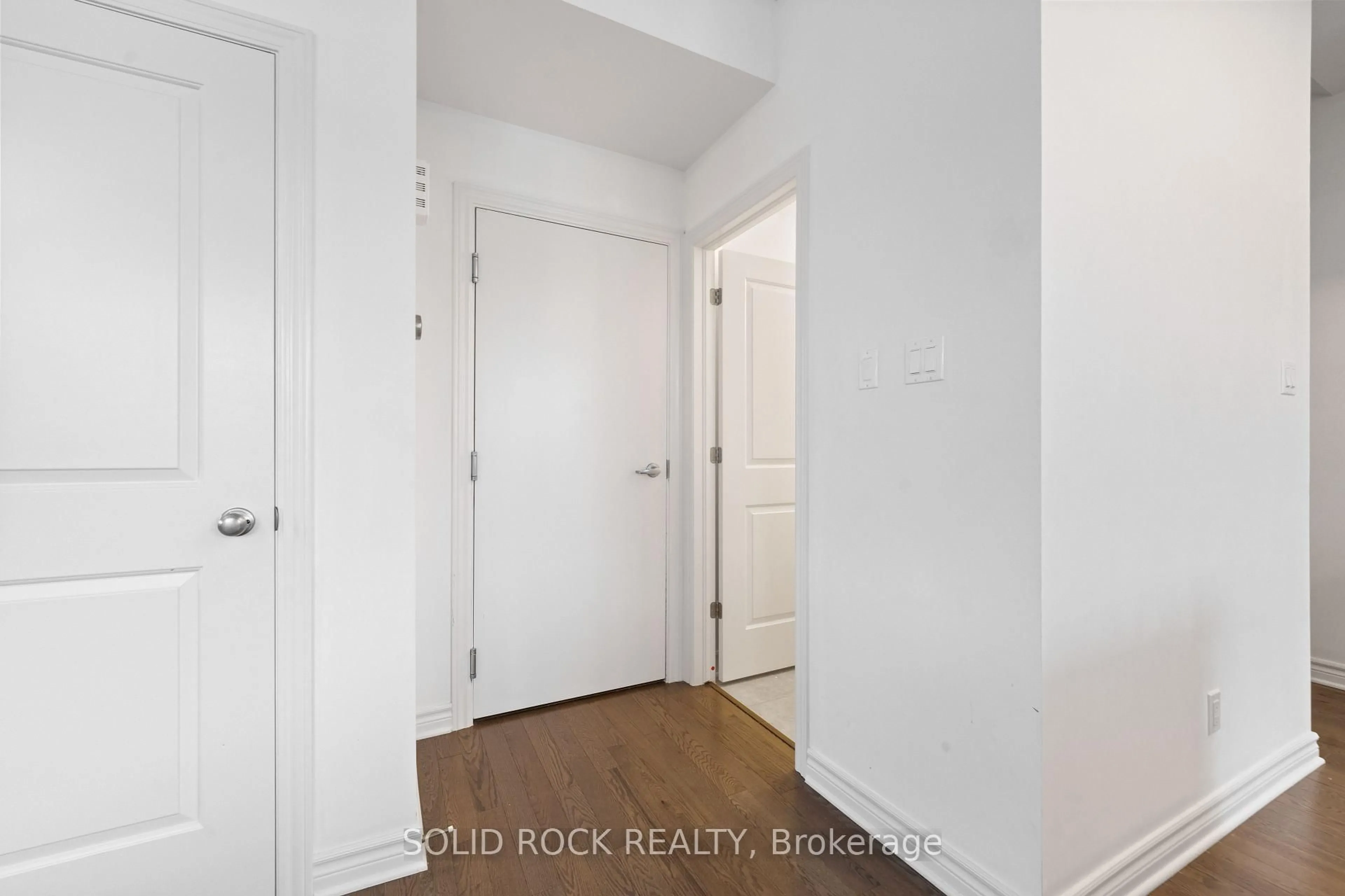 Unknown for 616 COMPASS St, Ottawa Ontario K1W 0L7
