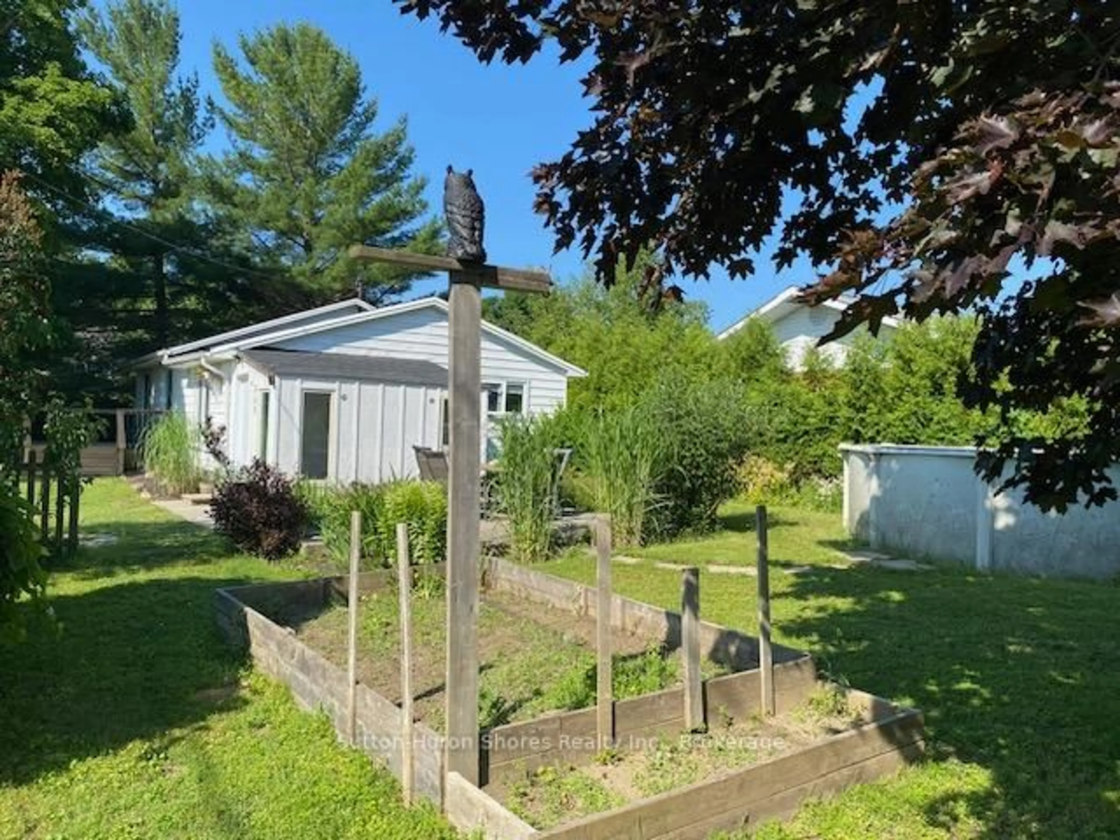 Unknown for 869 Gustavus St, Saugeen Shores Ontario N0H 2C4