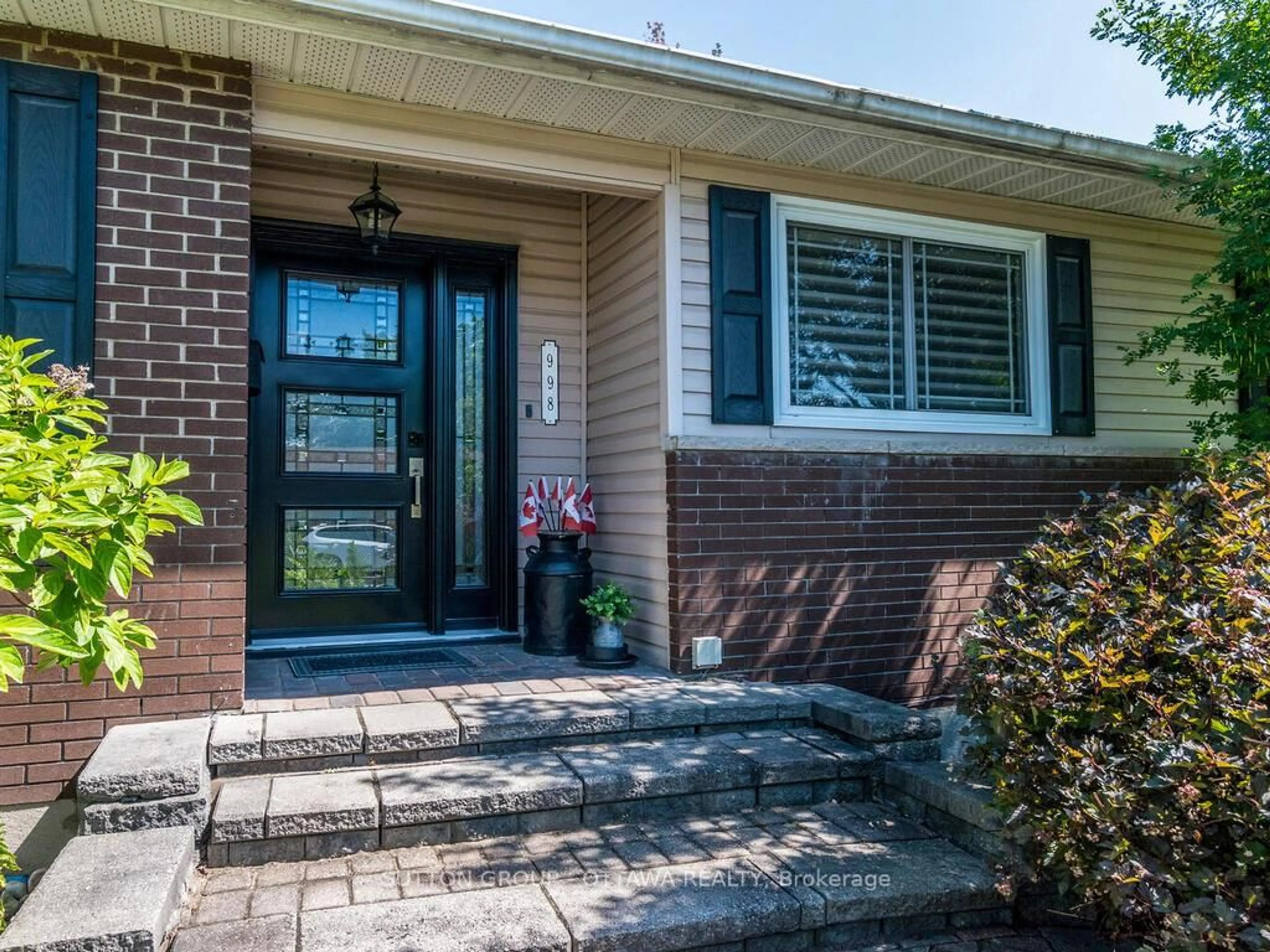 Unknown for 998 Harkness Ave, Ottawa Ontario K1V 6P2